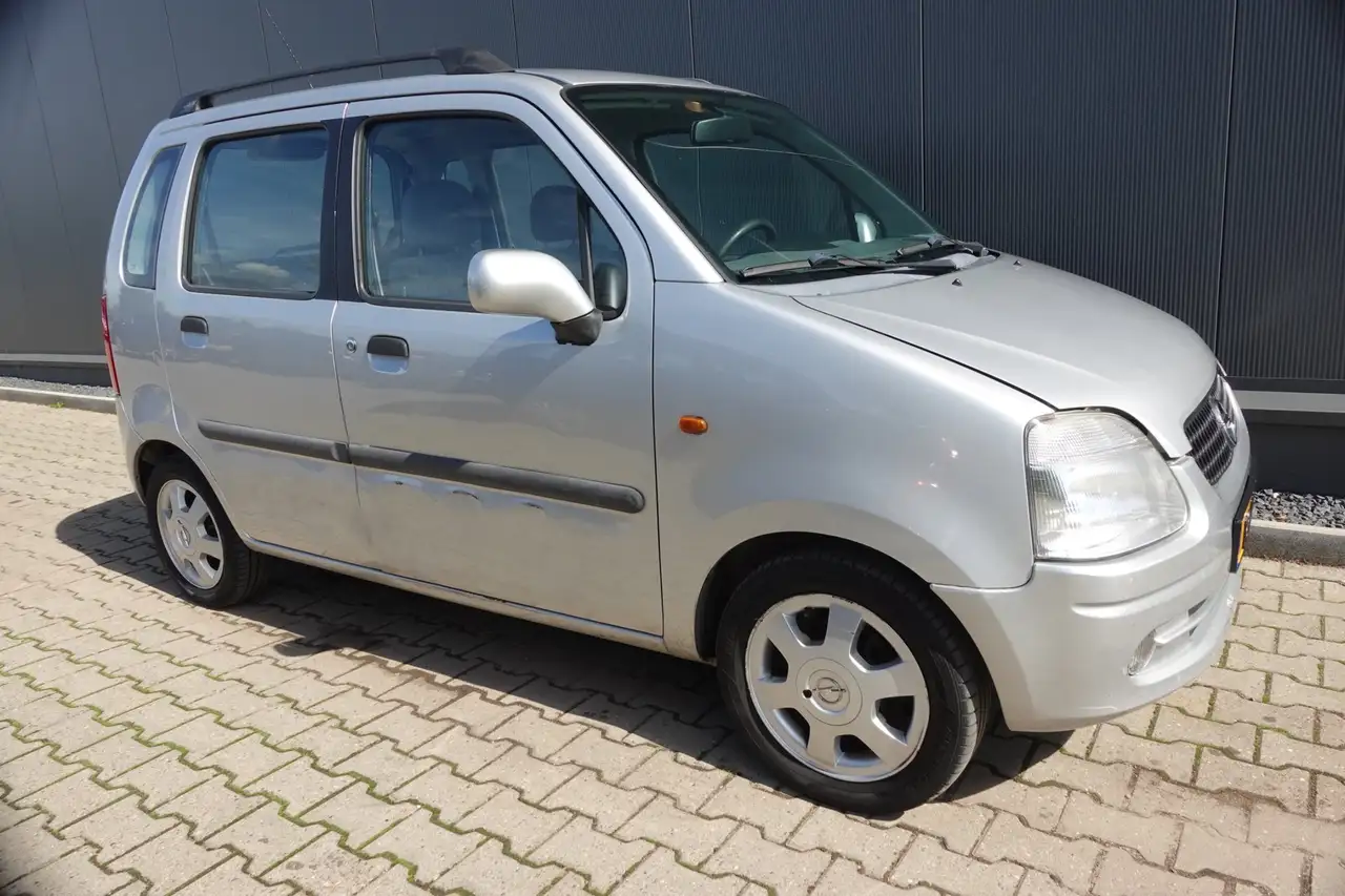 Opel Agila 1.2-16V Elegance, foto 4