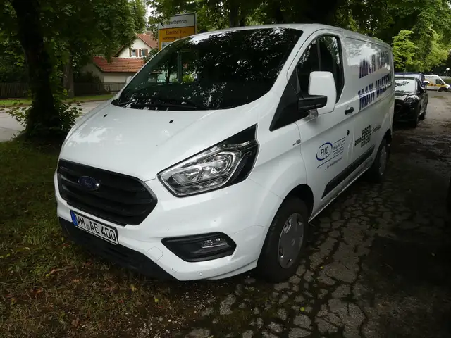 Ford Transit Custom view 2
