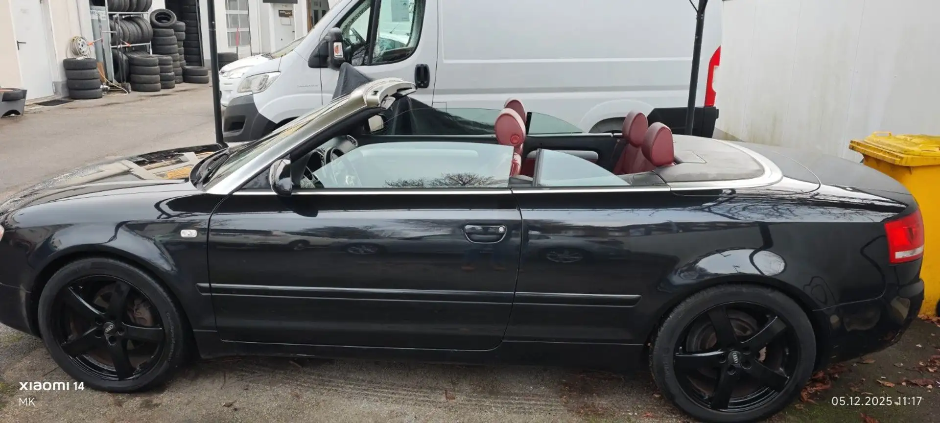 Audi A4 Cabriolet 2.0 TDI Noir - 2