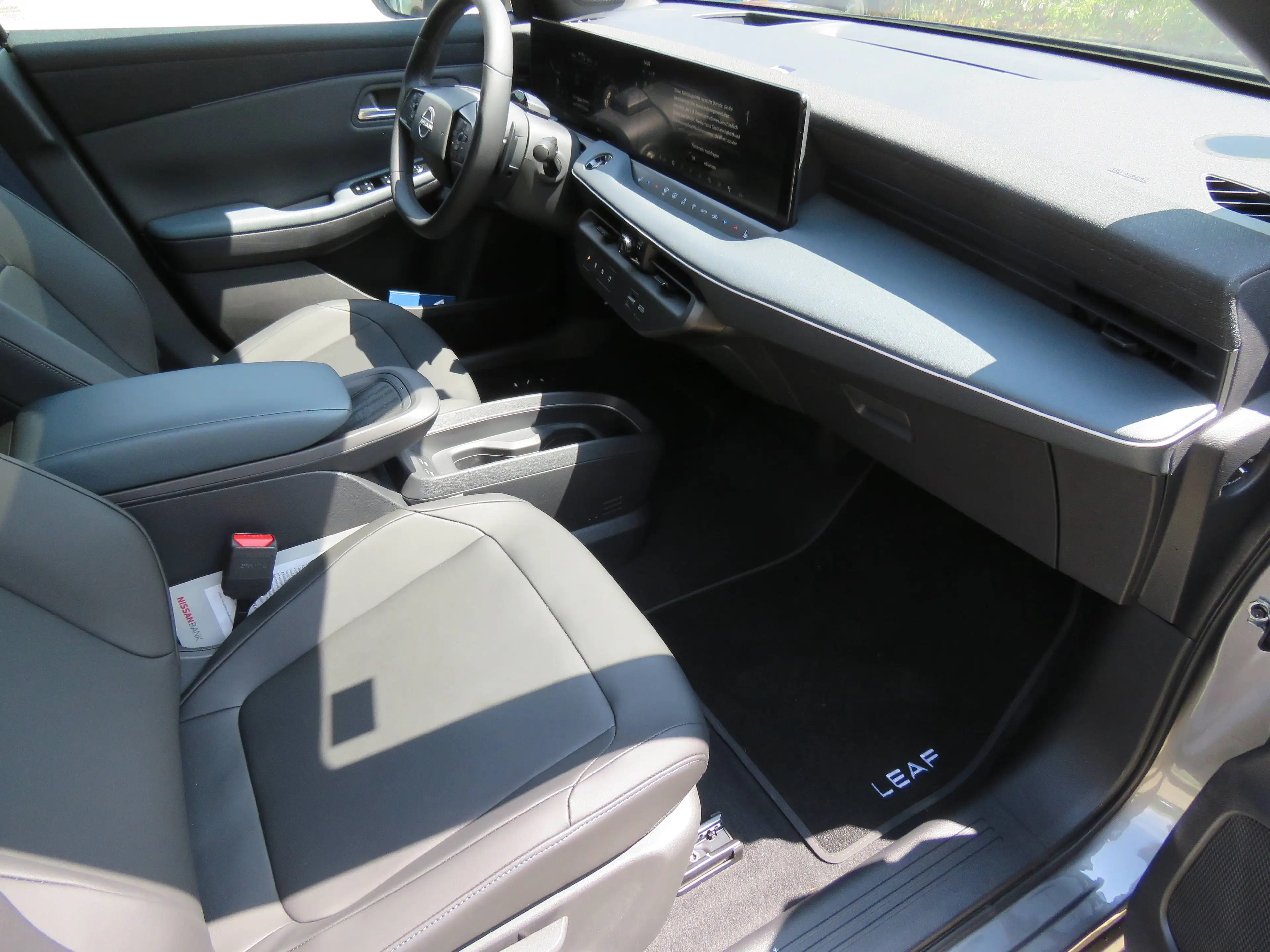 Nissan Leaf 75 kWh Advance 217PS mit Glasdach — photo 14