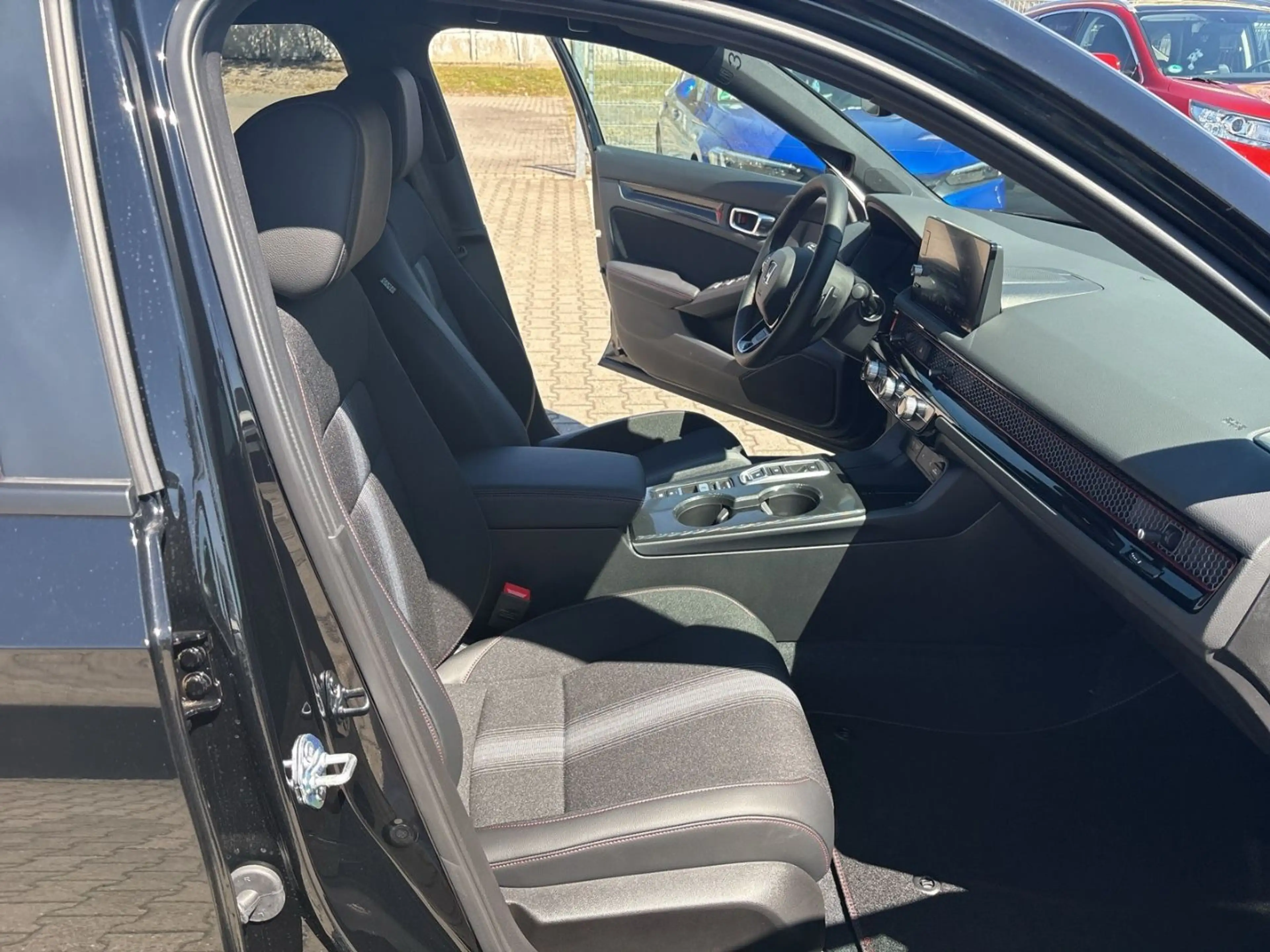 Honda Civic e HEV Hybrid 2.0 Sport — photo 9
