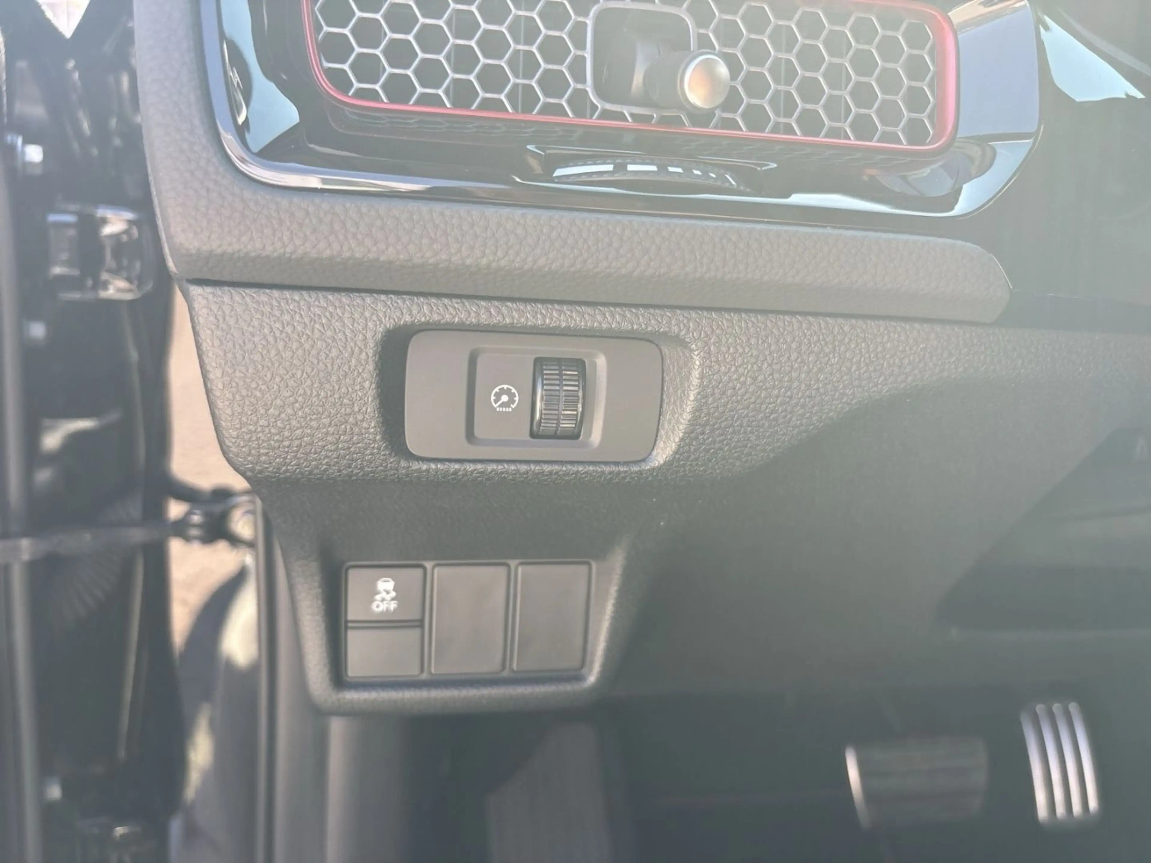 Honda Civic e HEV Hybrid 2.0 Sport — photo 12