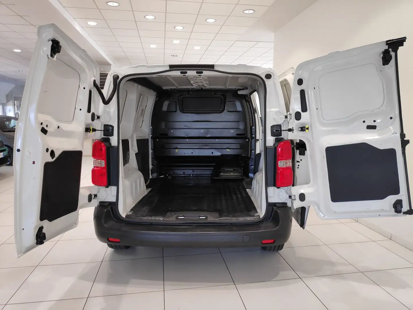 Citroen Jumpy BlueHDi 120 S&S PC-TN Furgone XS Club 3 POS Blanco - 2