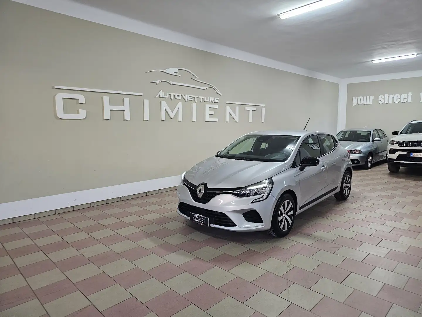 Renault Clio Clio 1.0 tce Equilibre 90cv SOLO 18000KM Plateado - 1