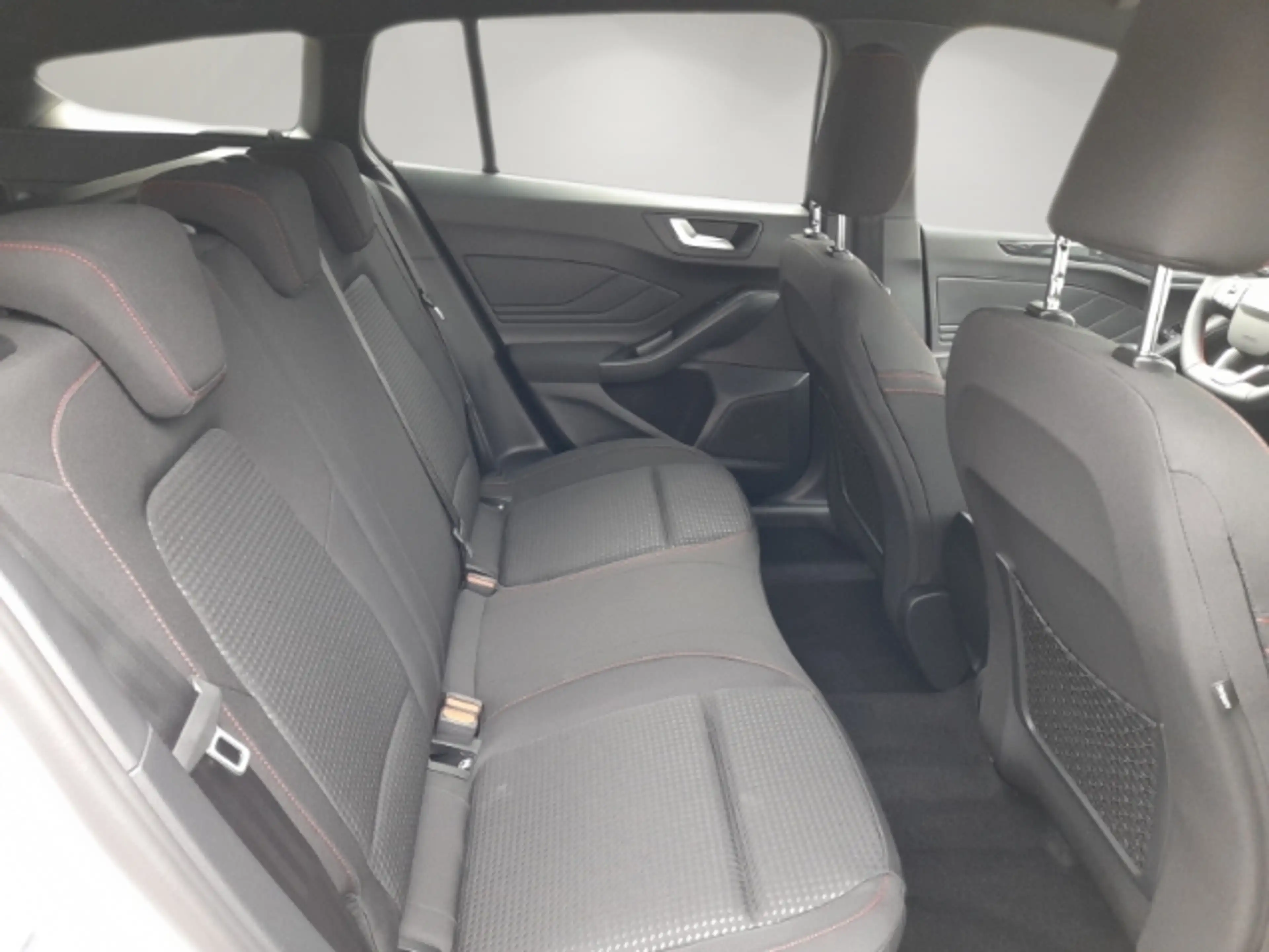 Ford Focus ST-Line Turnier 1.0l EcoBoost Navi LED ACC Apple C — photo 15
