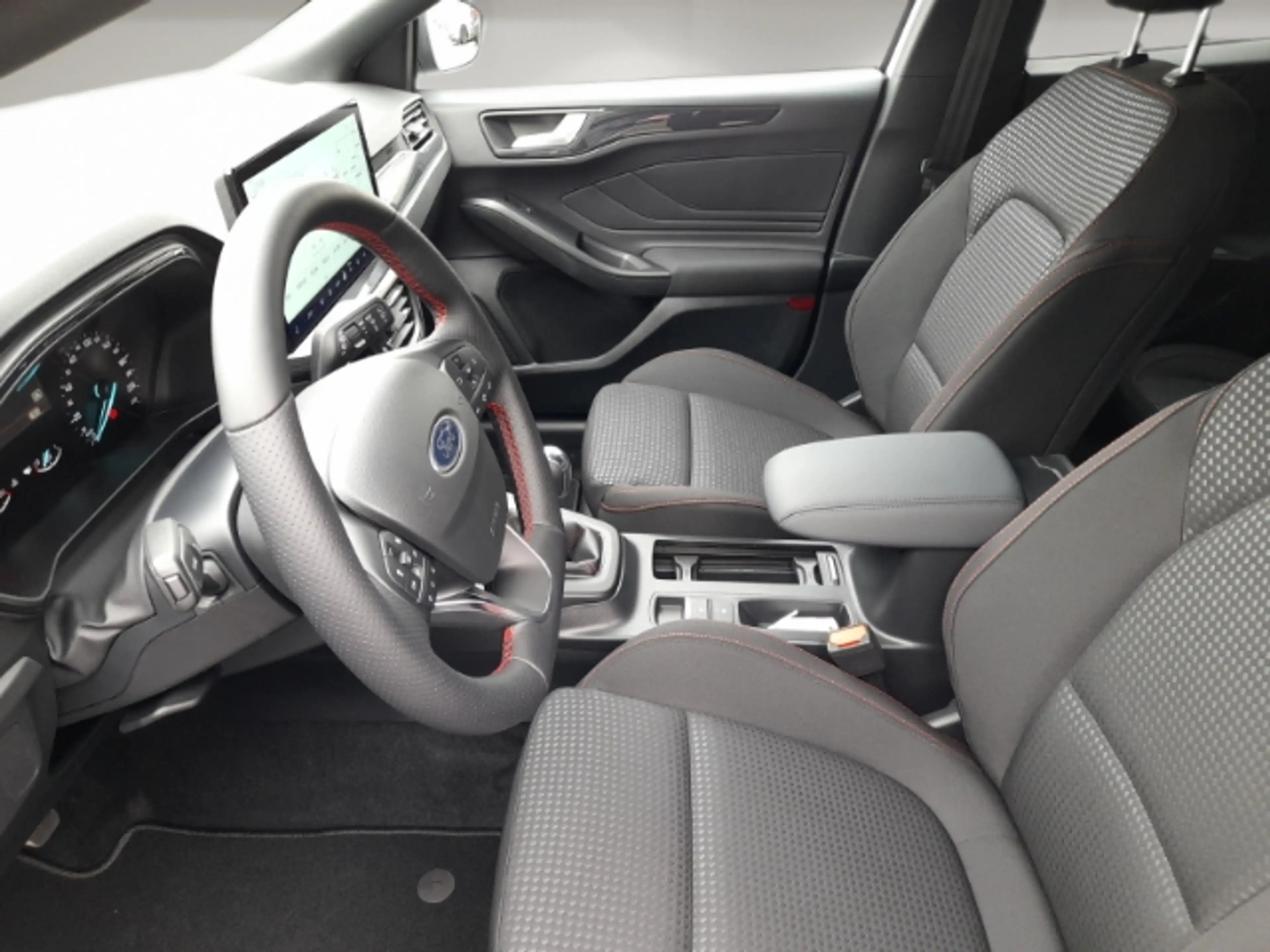 Ford Focus ST-Line Turnier 1.0l EcoBoost Navi LED ACC Apple C — photo 8