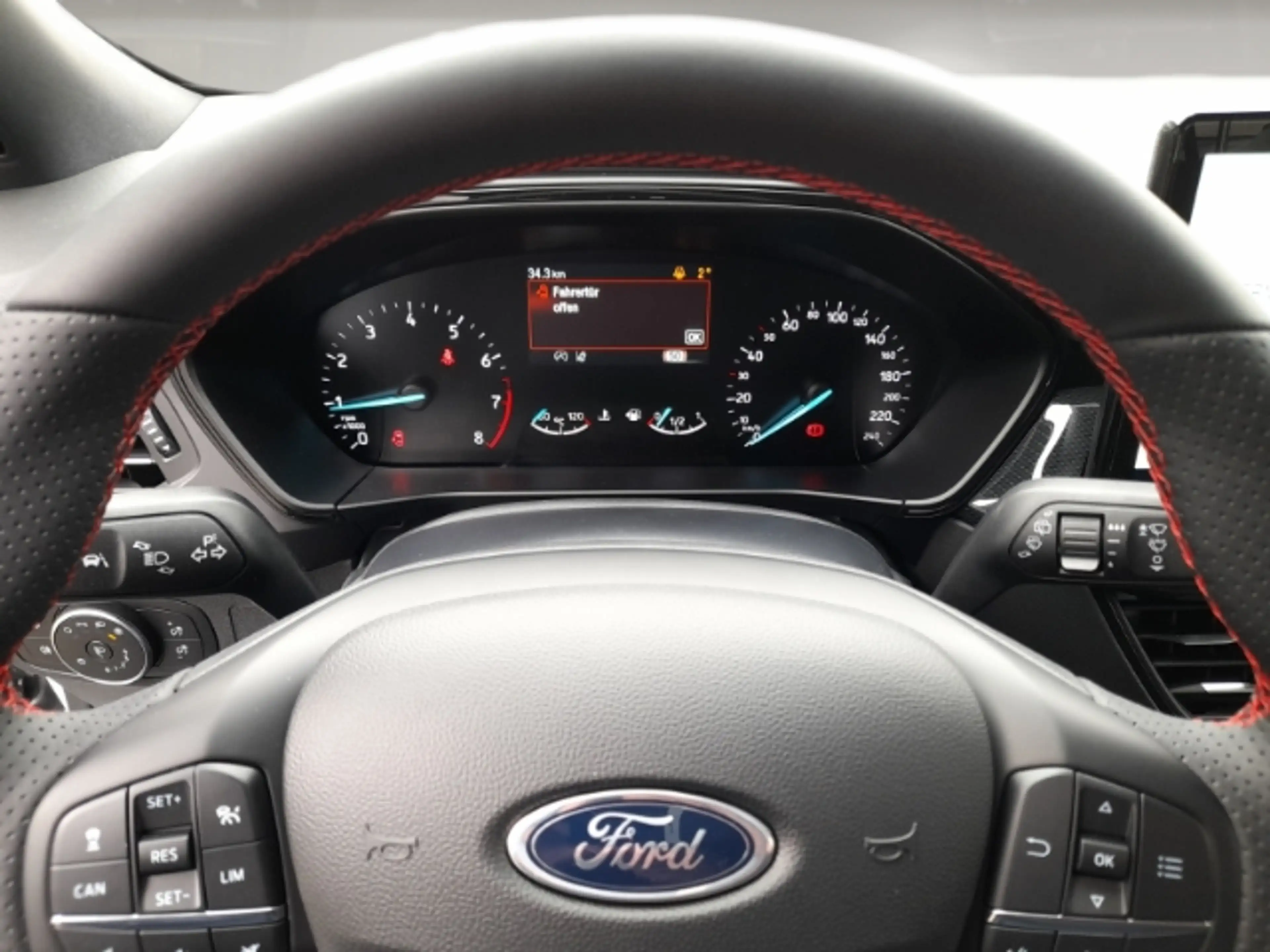 Ford Focus ST-Line Turnier 1.0l EcoBoost Navi LED ACC Apple C — photo 9