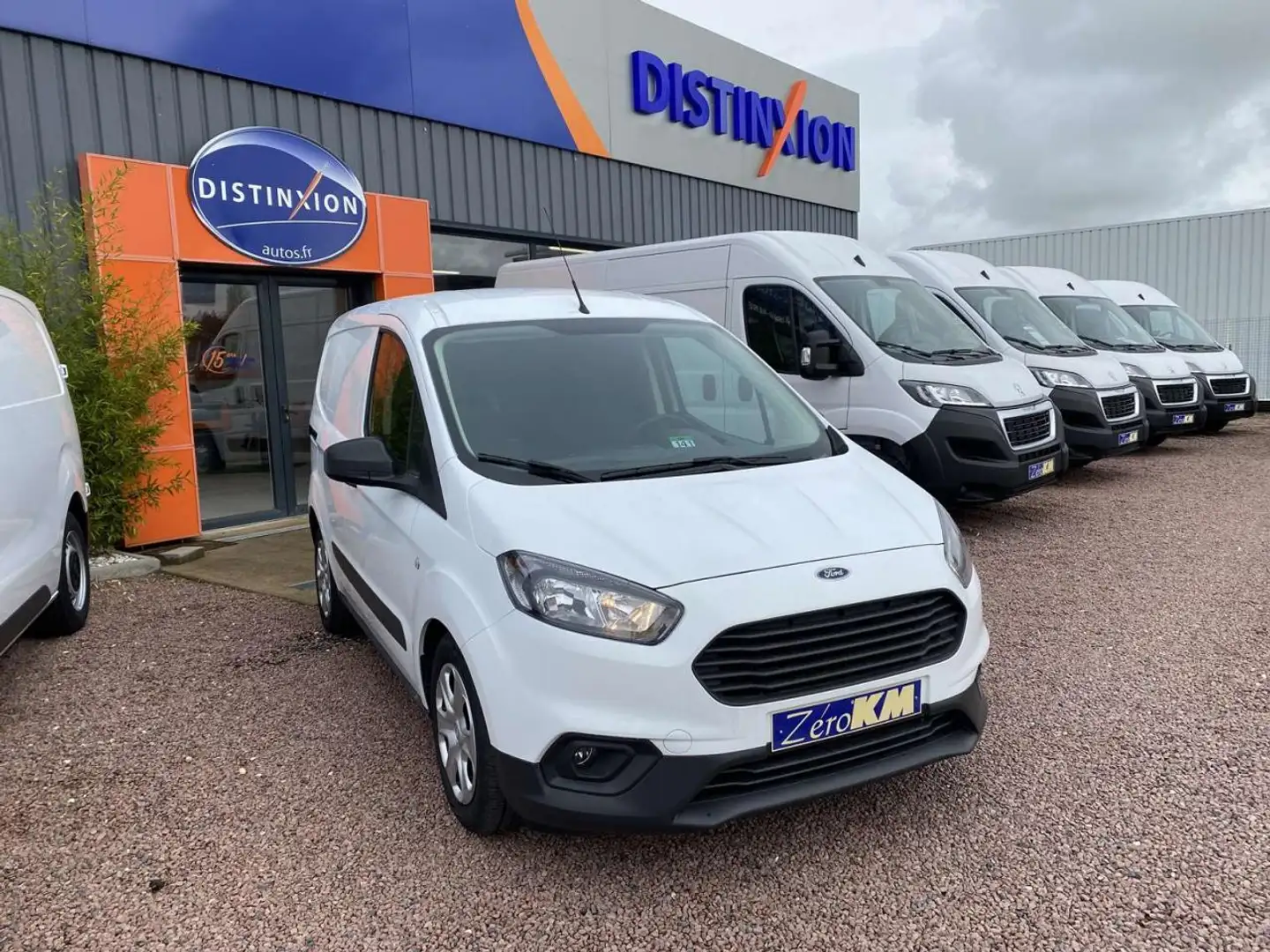 Ford Transit Courier 1.5 TDCi - 100 S\u0026S FOURGON Trend ( 294e ht /m White - 2