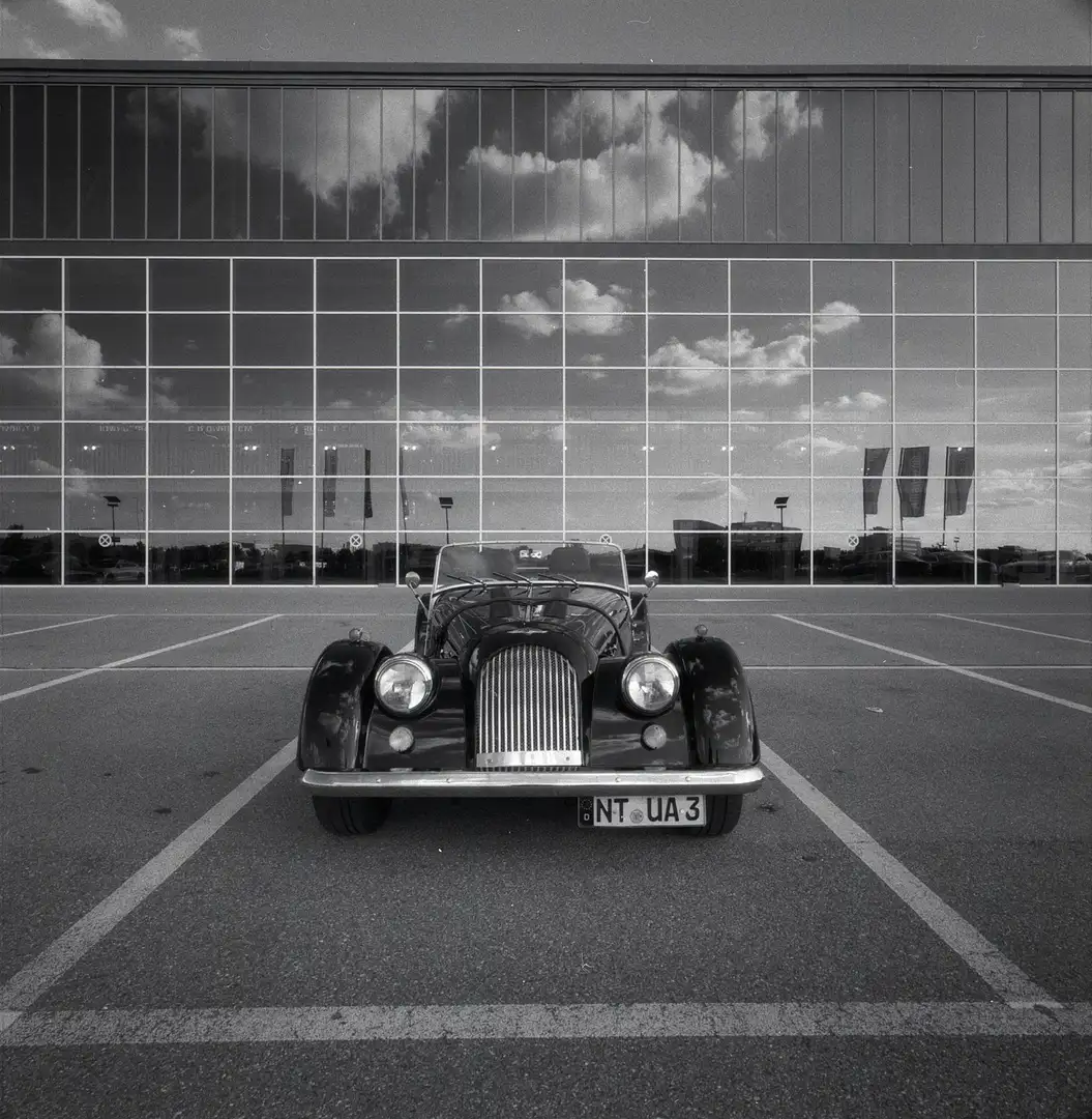 Morgan Plus 8 Plus 8 4.0 Blue - 1