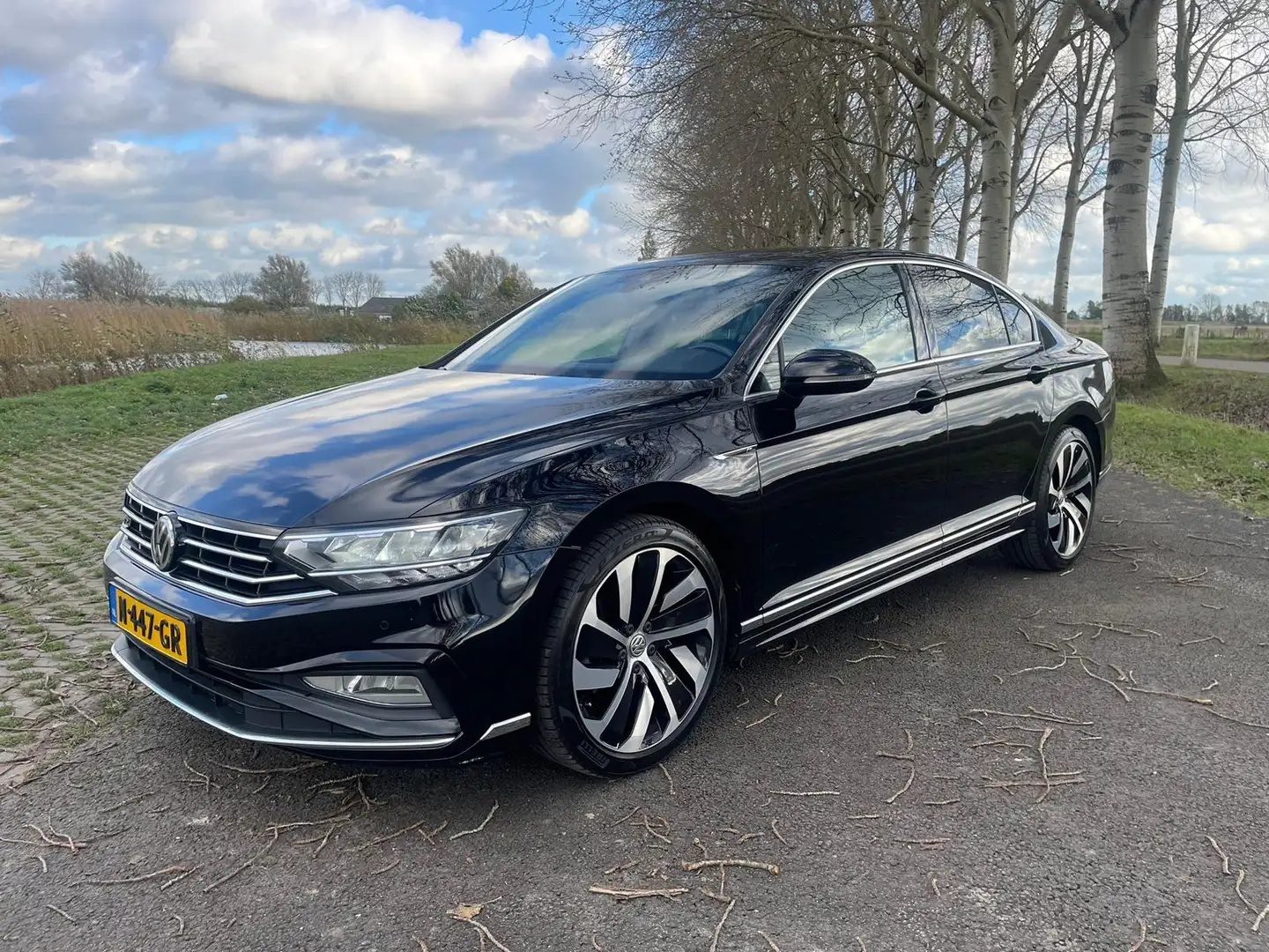 Volkswagen Passat Passat 2.0 TSI Eleg.Bns R Zwart - 1