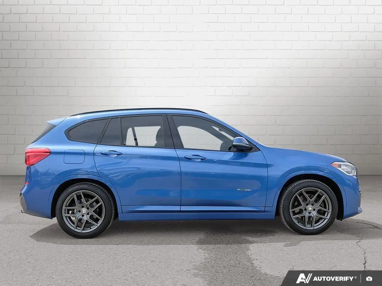 BMW X1 снимка BMW X1