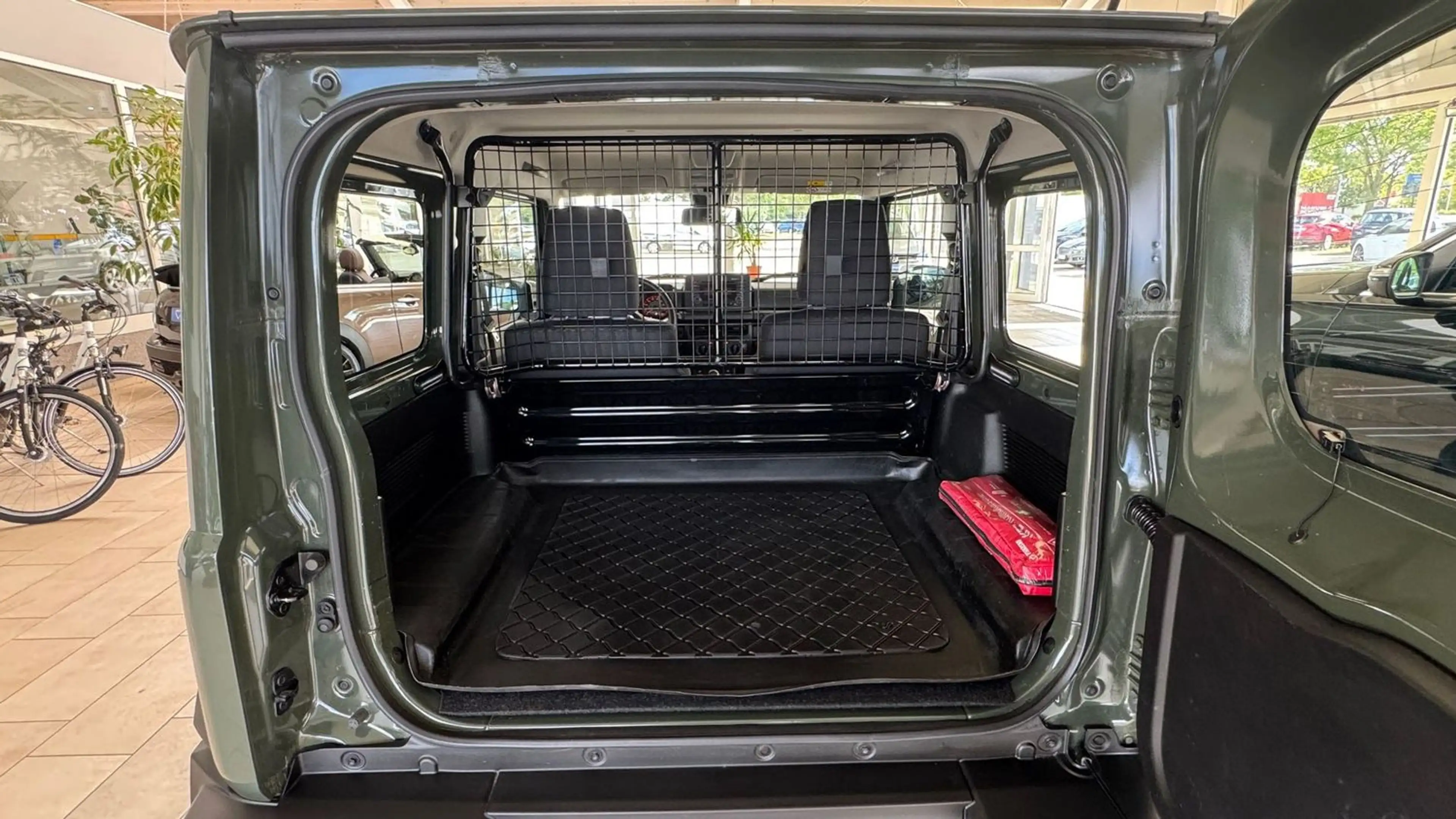 Suzuki Jimny Comfort 4x4/Klima/Sitzheizung/wenig Km — photo 8