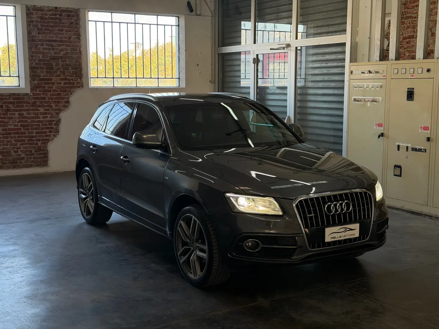 Audi Q5 2.0 tdi Advanced Quattro 190cv *S-LINE/CERCHI 21* Gris - 2