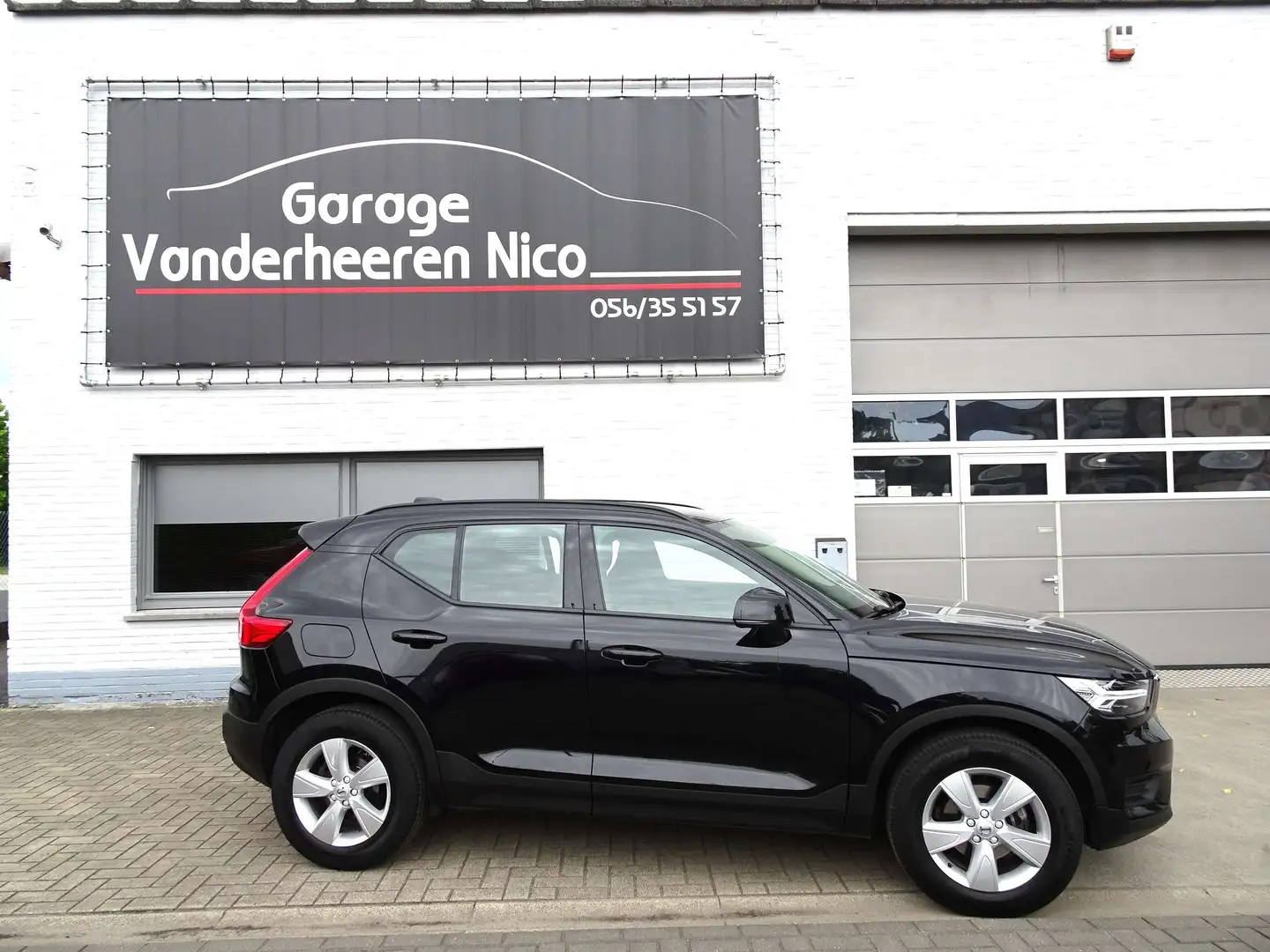 Volvo XC40 1.5T2 Momentum CARPLAY,CAMERA,NAVI,CRUISE,BLUETH Noir - 1
