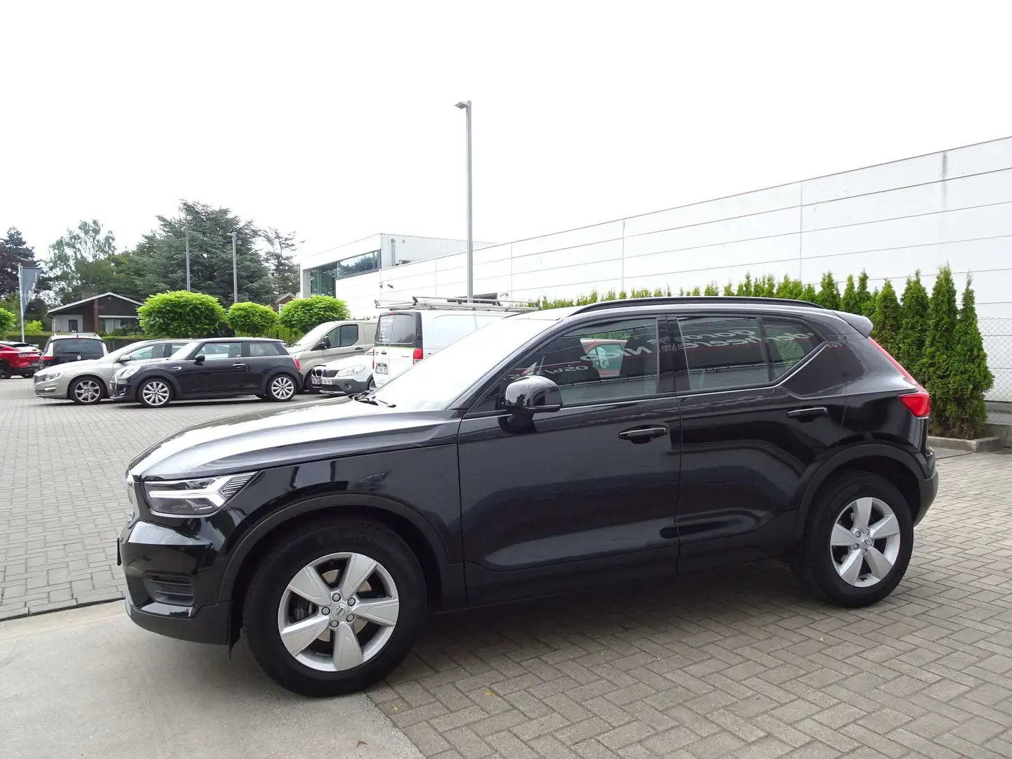 Volvo XC40 1.5T2 Momentum CARPLAY,CAMERA,NAVI,CRUISE,BLUETH Noir - 2