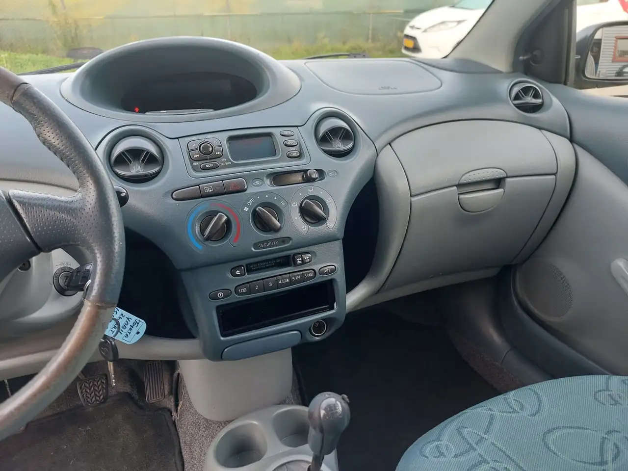 Toyota Yaris 1.3-16V VVT-i Luna 3 deurs, foto 10