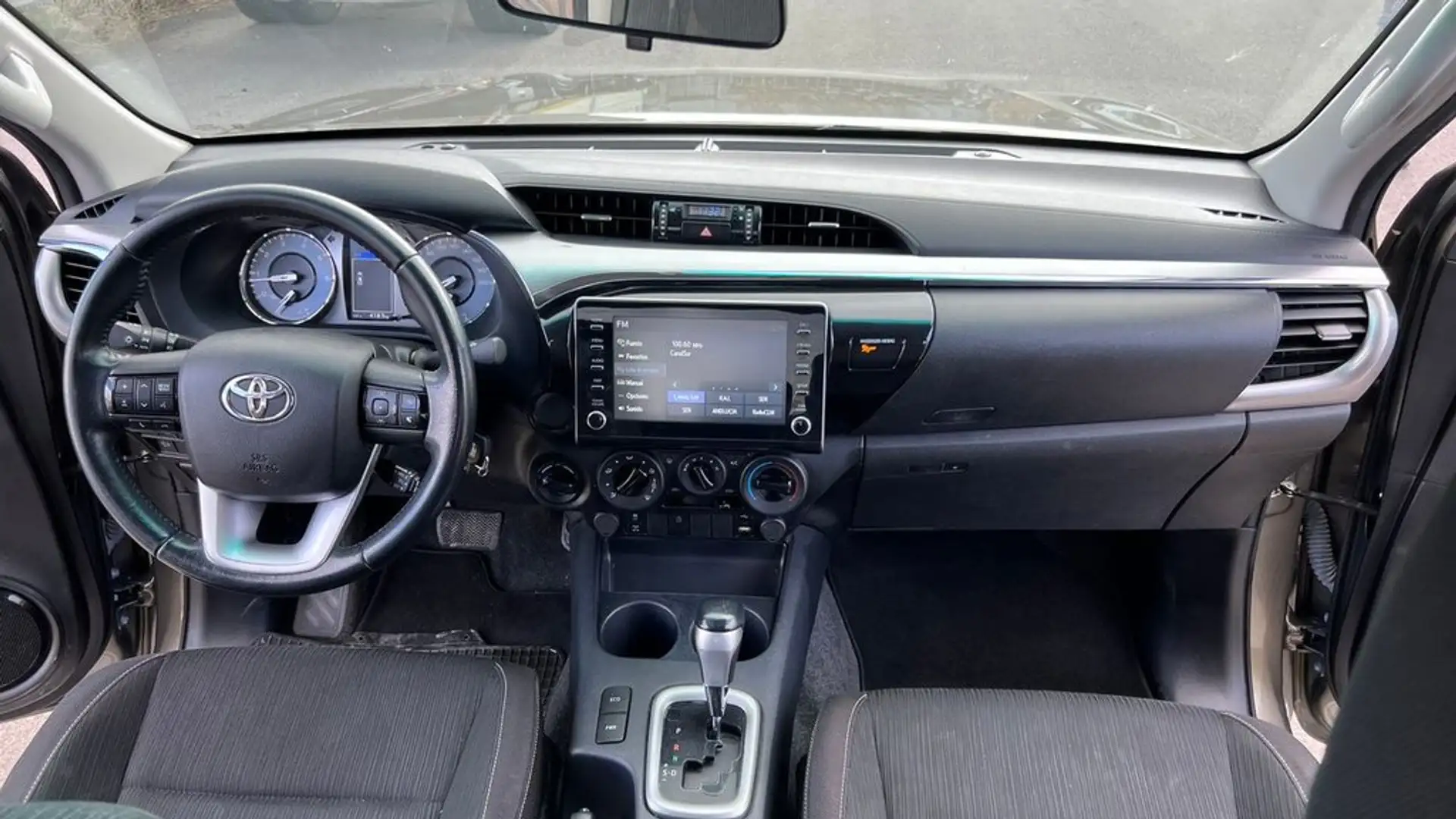 Toyota Hilux 2.4 D4D Cabina Doble VX AT Vert - 2