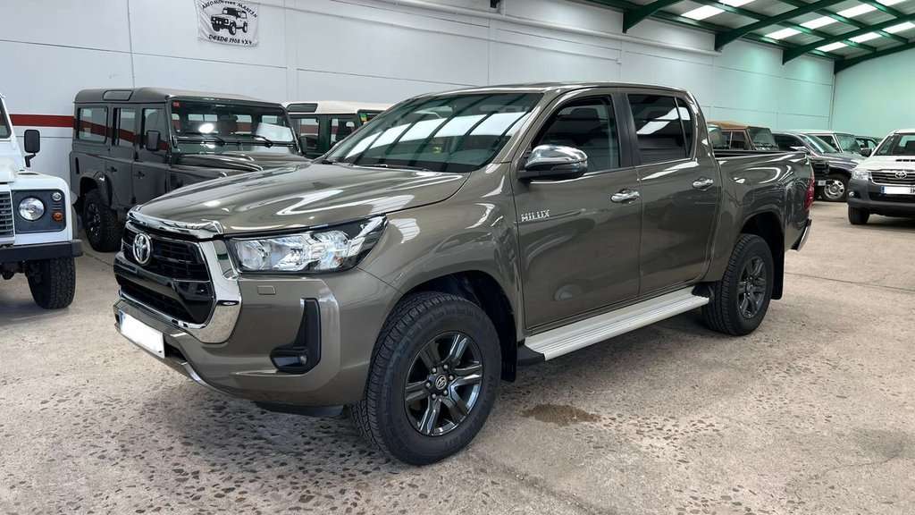 Toyota Hilux 2.4 D4D Cabina Doble VX AT - foto 1