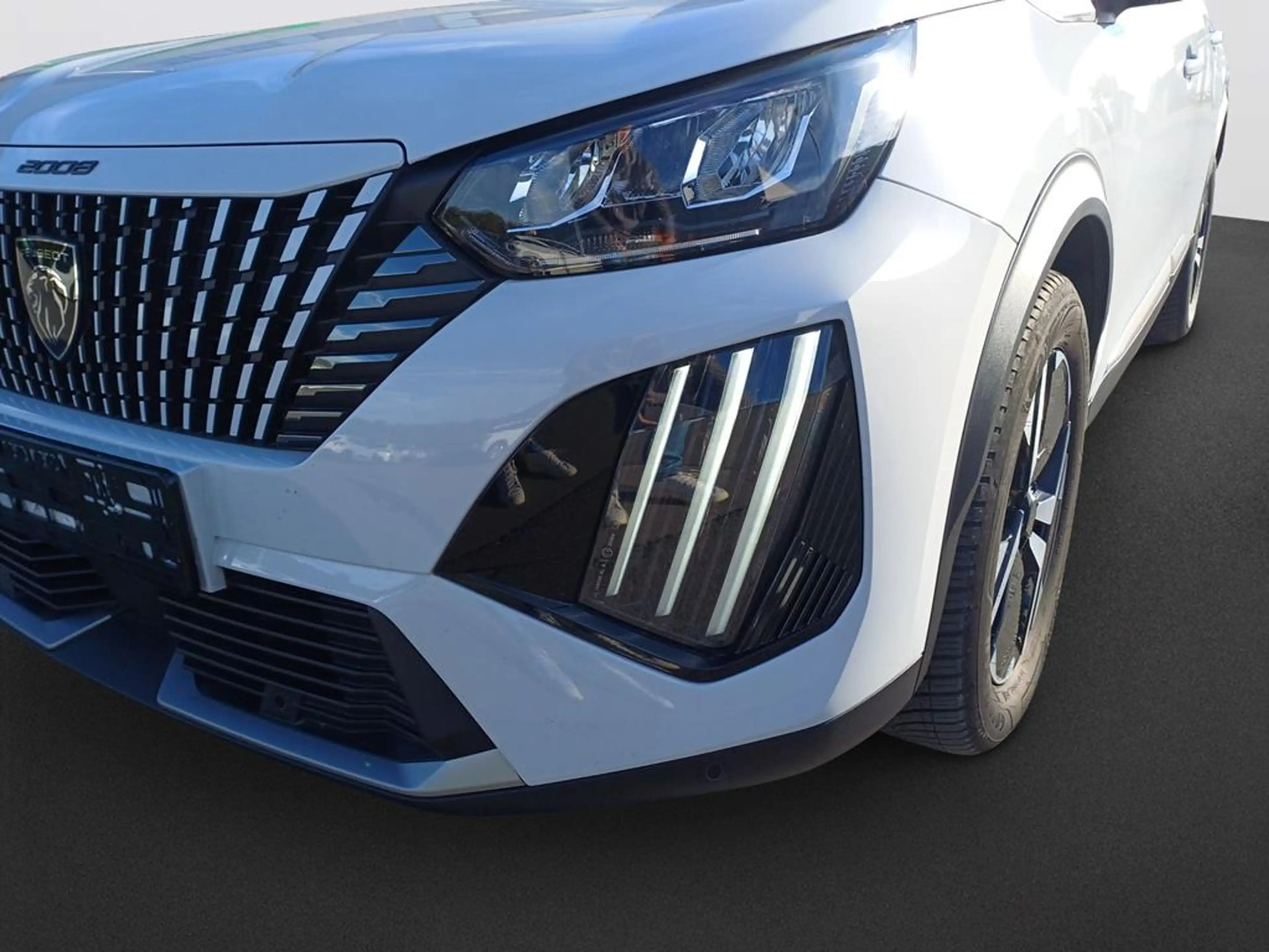 Peugeot 2008 Allure — photo 9