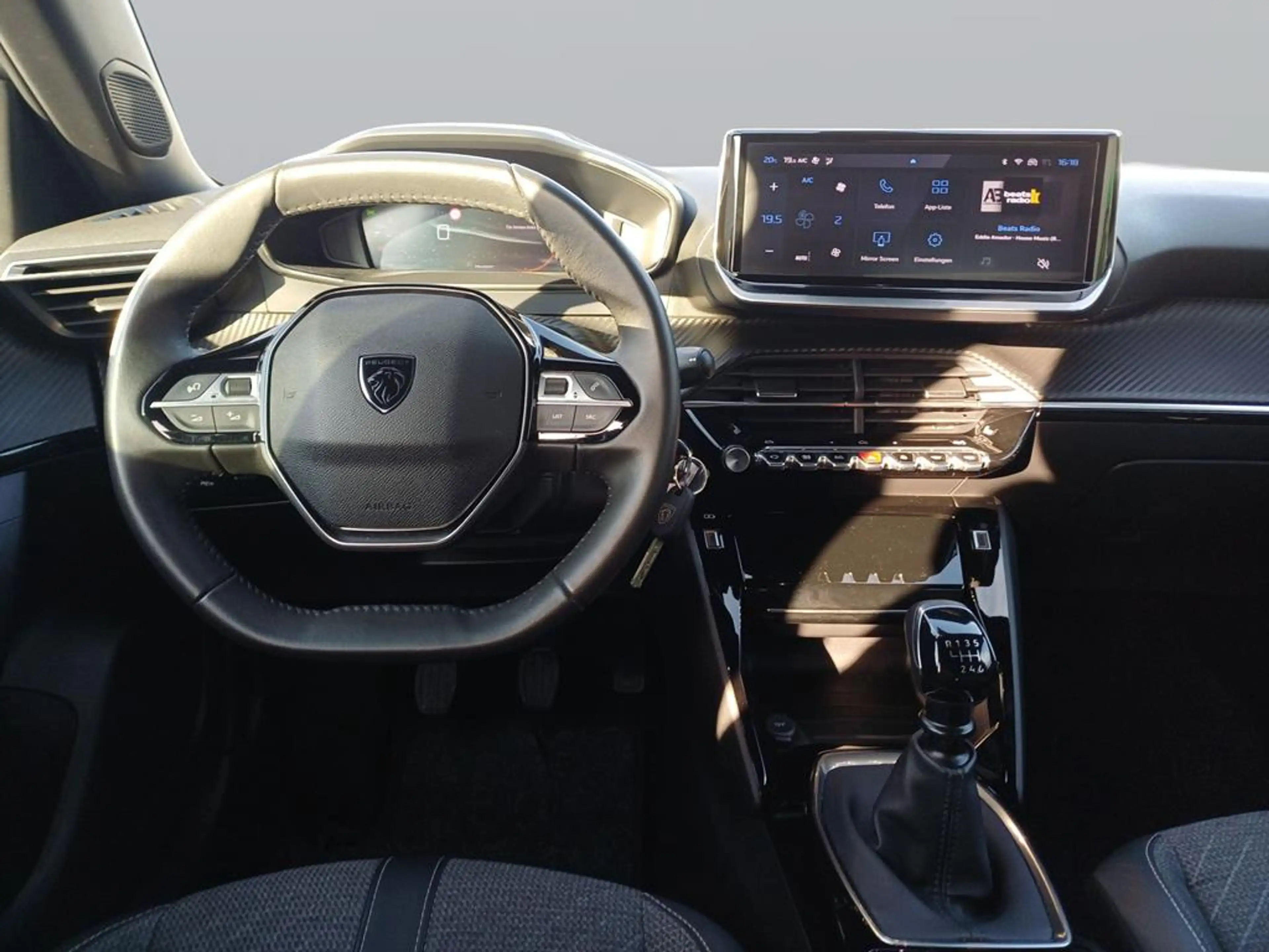 Peugeot 2008 Allure — photo 10