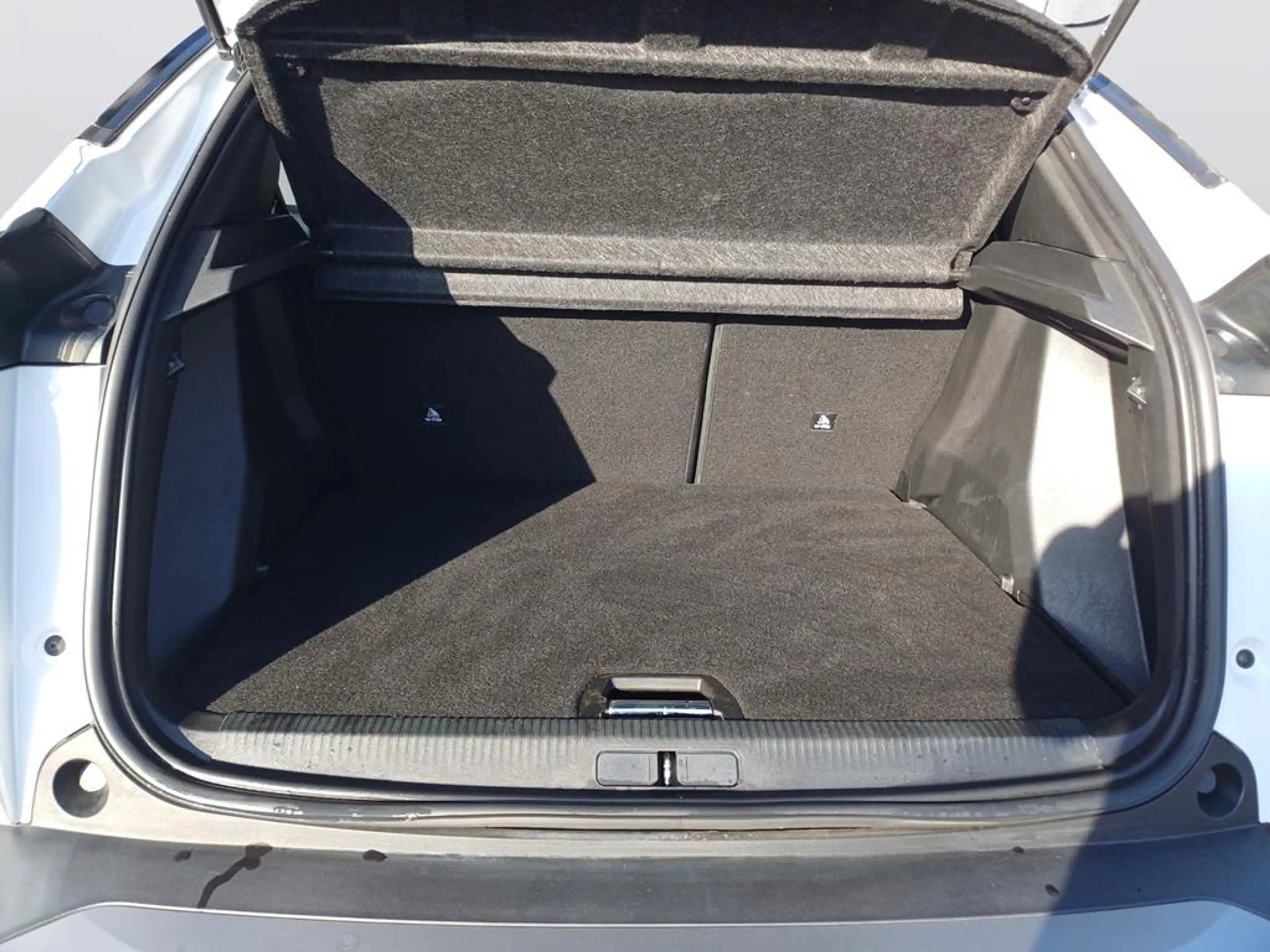 Peugeot 2008 Allure — photo 7