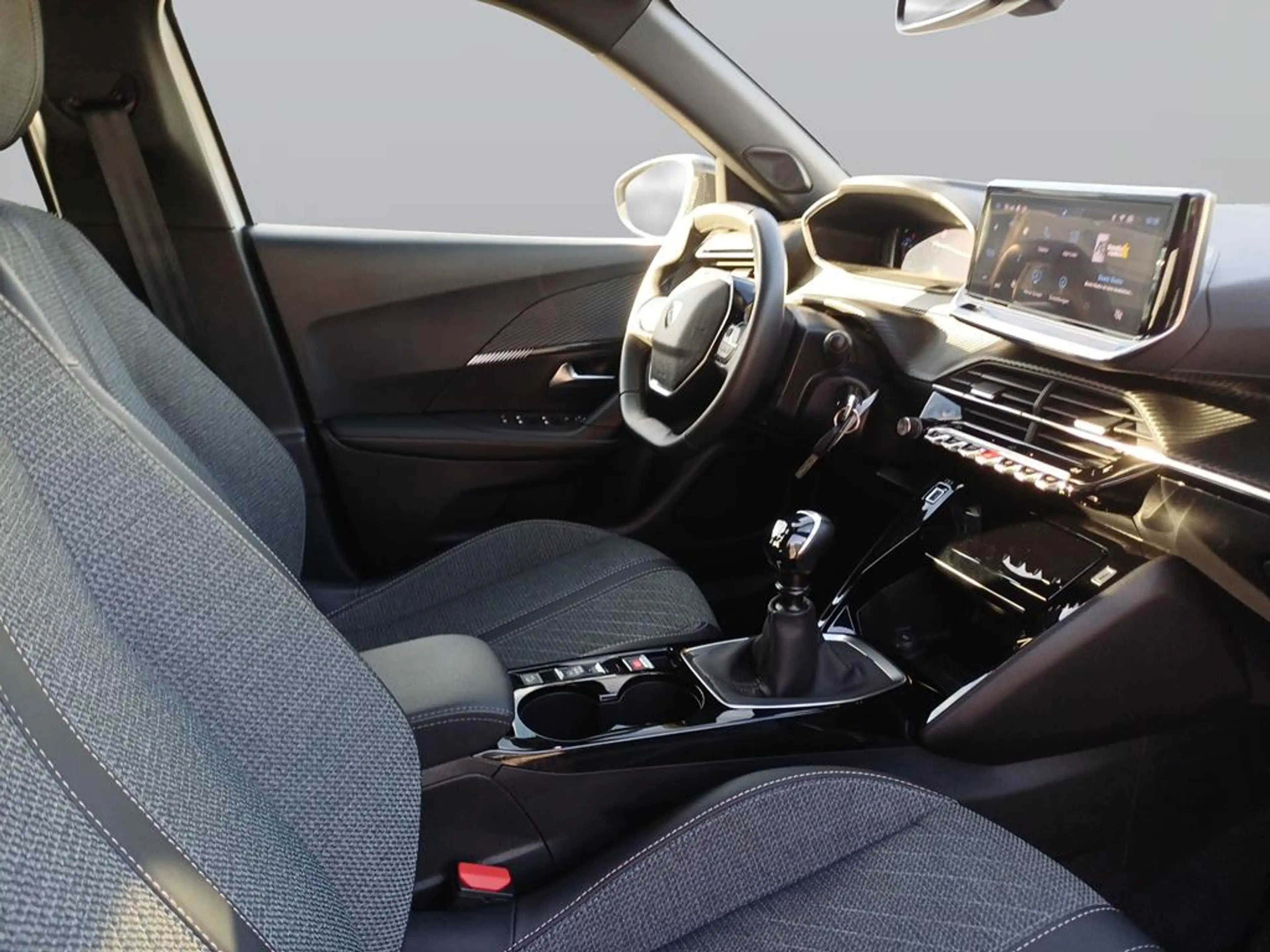 Peugeot 2008 Allure — photo 11