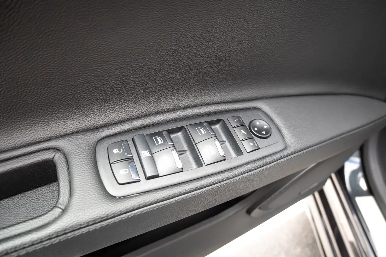 Maserati Ghibli 2023 — фото 17