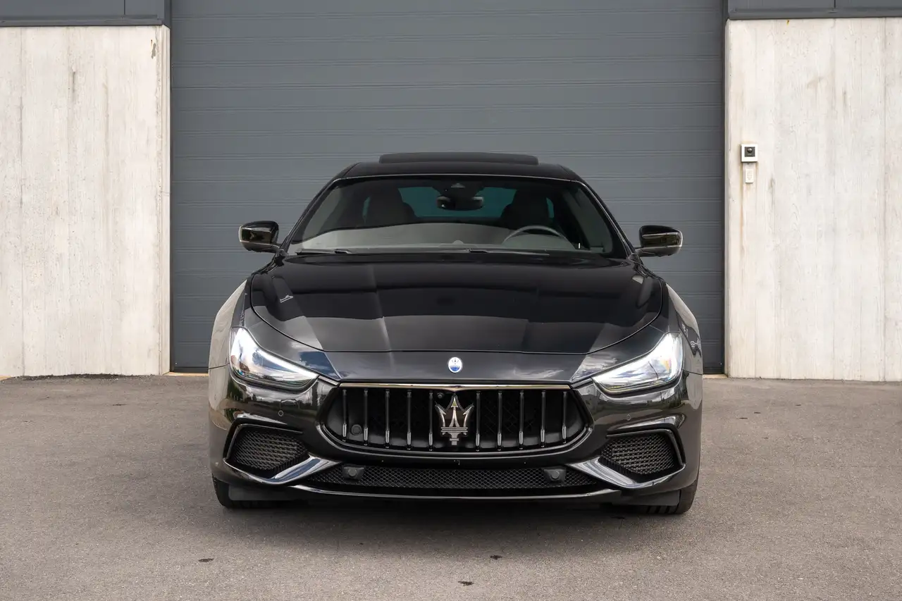 Maserati Ghibli 2023 — фото 8