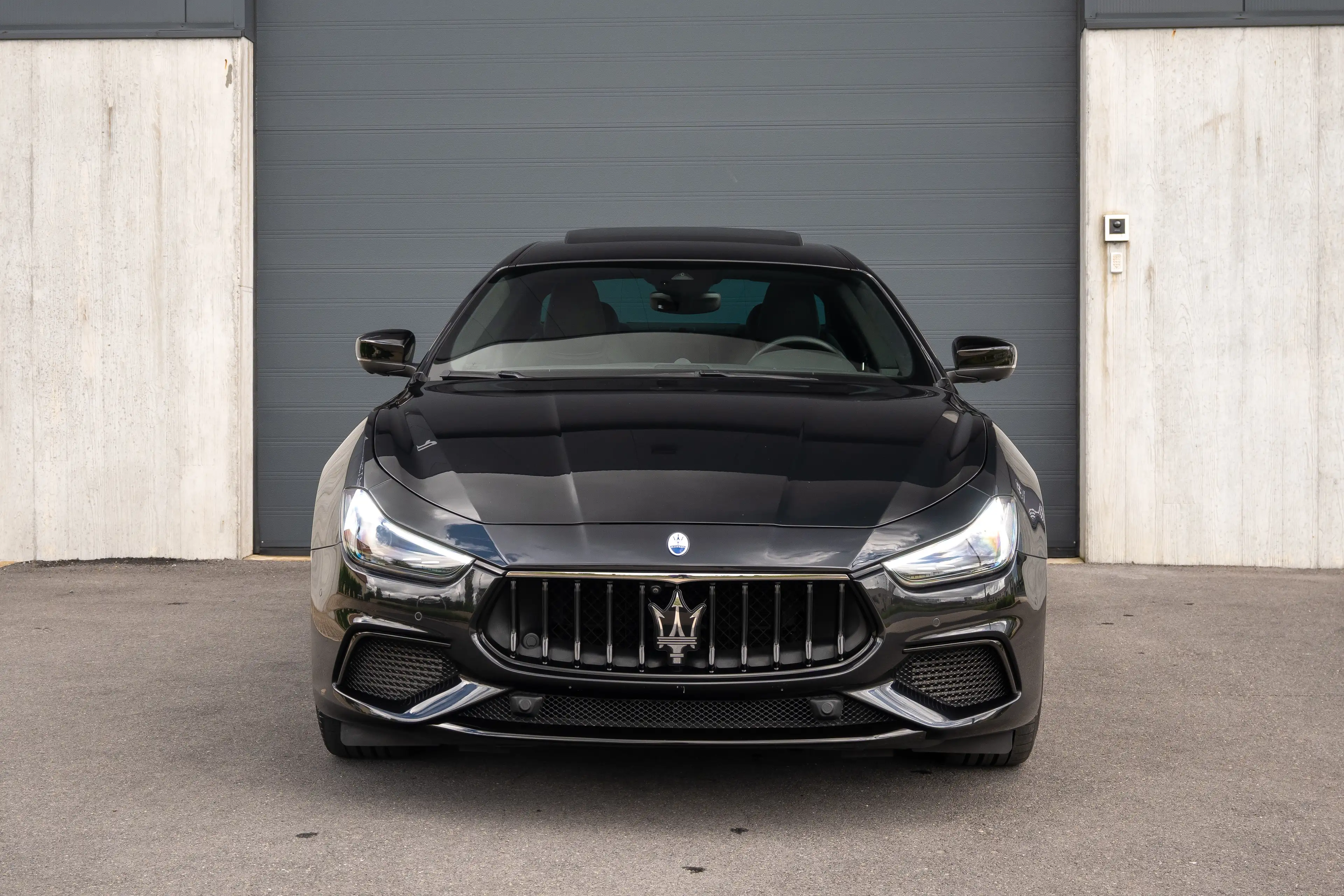 Maserati Ghibli Ghibli 3.0 V6 BiTurbo S Q4 Modena / Sport differential / Pano roof / H&K — photo 8