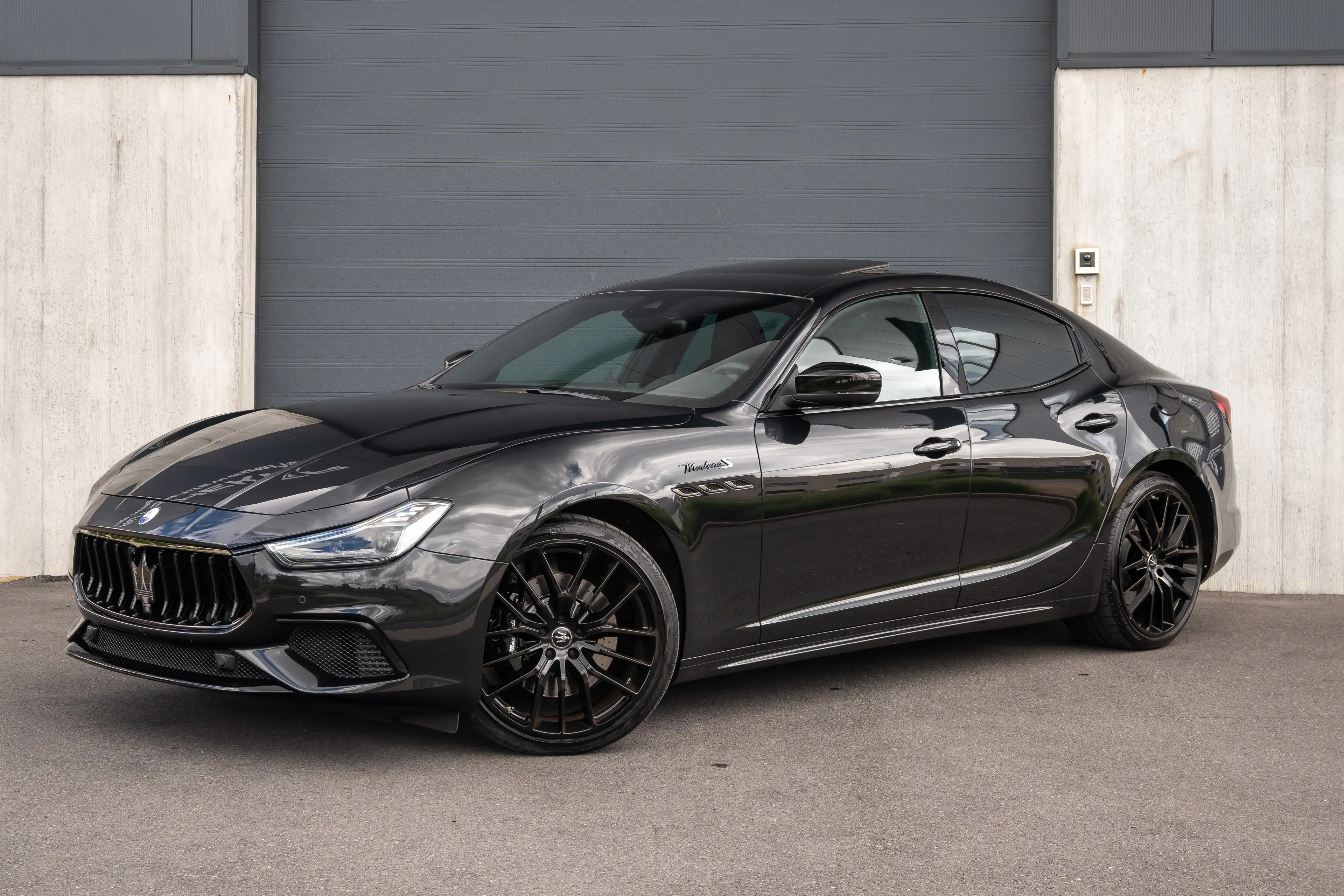 Maserati Ghibli Ghibli 3.0 V6 BiTurbo S Q4 Modena / Sport differential / Pano roof / H&K — photo 7