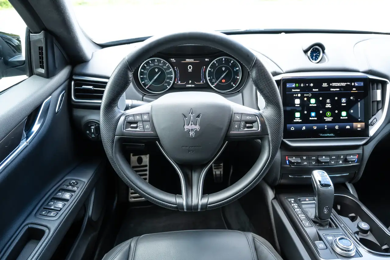Maserati Ghibli 2023 — фото 22