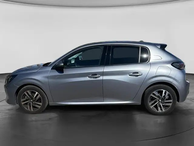 Peugeot 208 view 4