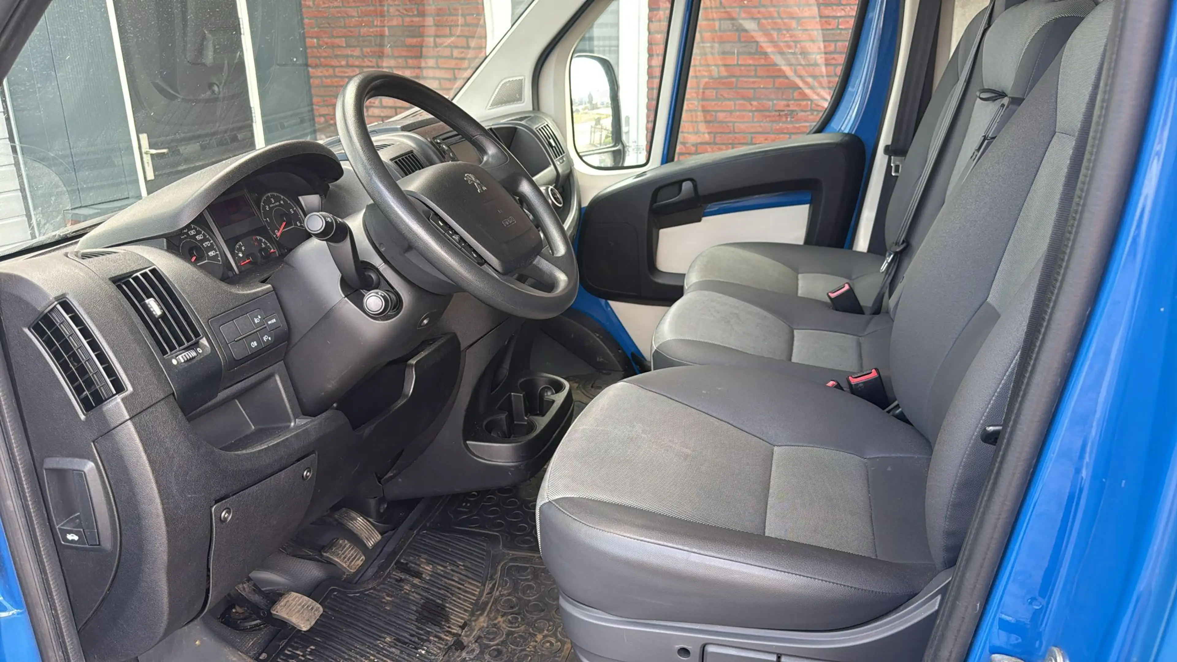 Peugeot Boxer 330 2.0 BlueHDI L2H 1e eigenaar AIRCO CRUISE nieuw — photo 2