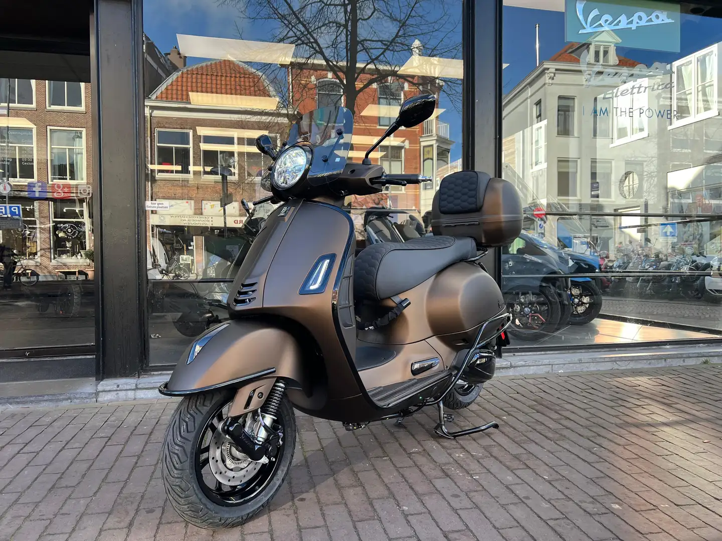 Vespa GTS Super Sport 310 Euro5+ 2025 Specialpaint Marrakech Brown Exclusive Marrón - 1