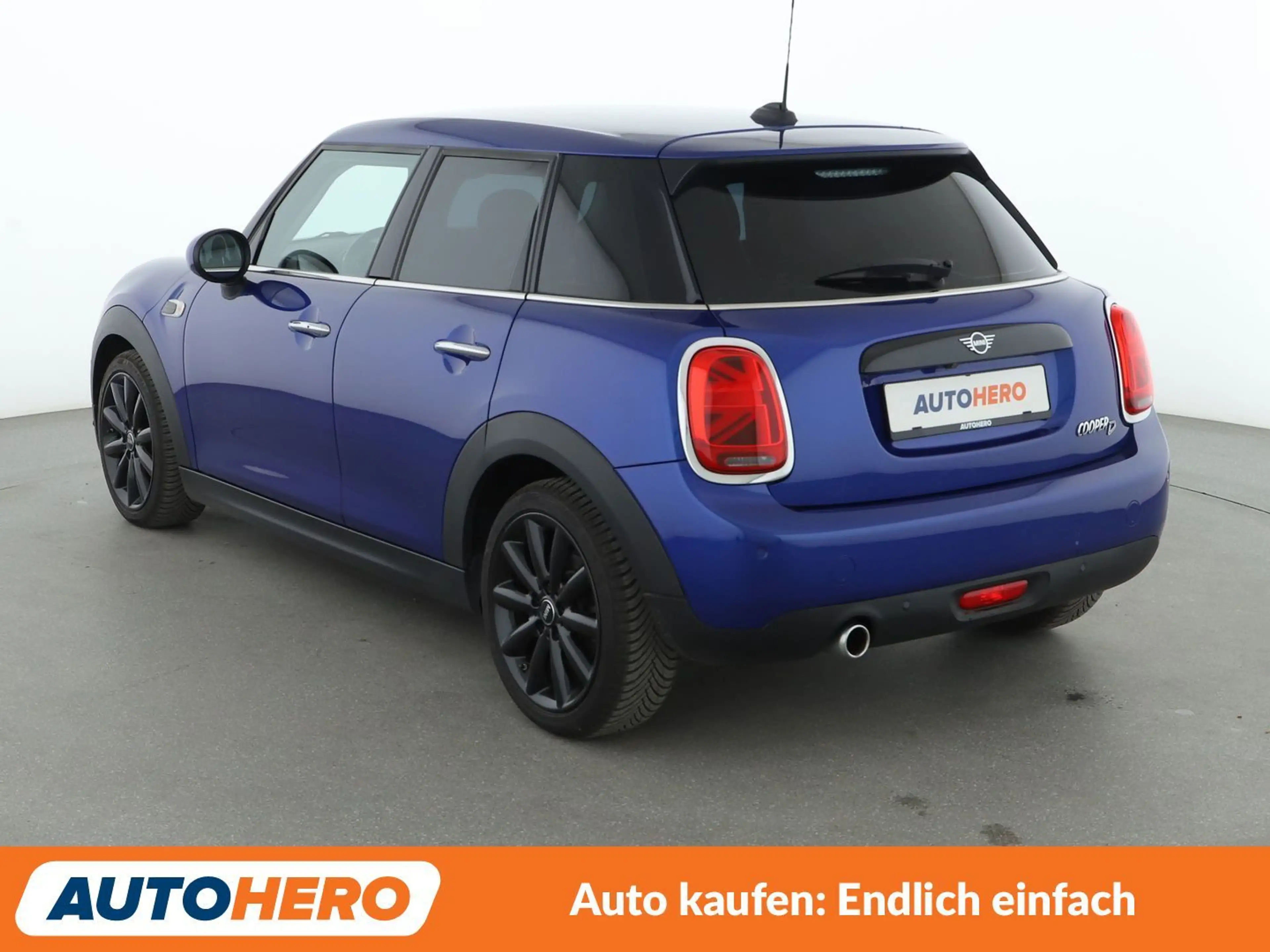 MINI Cooper D Cooper D*NAVI*TEMPO*CAM*PDC*SHZ*ALU* — photo 4