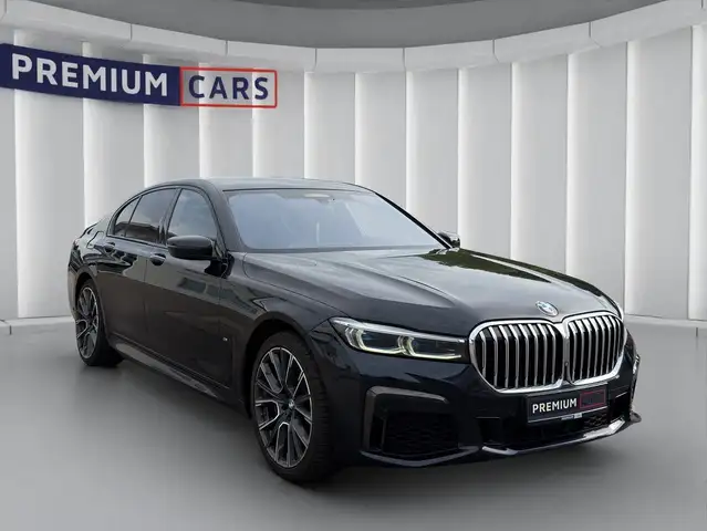 BMW 7 Series view 7