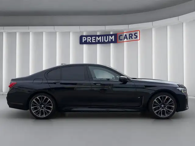 BMW 7 Series view 6