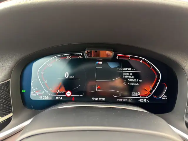 BMW 7 Series view 13