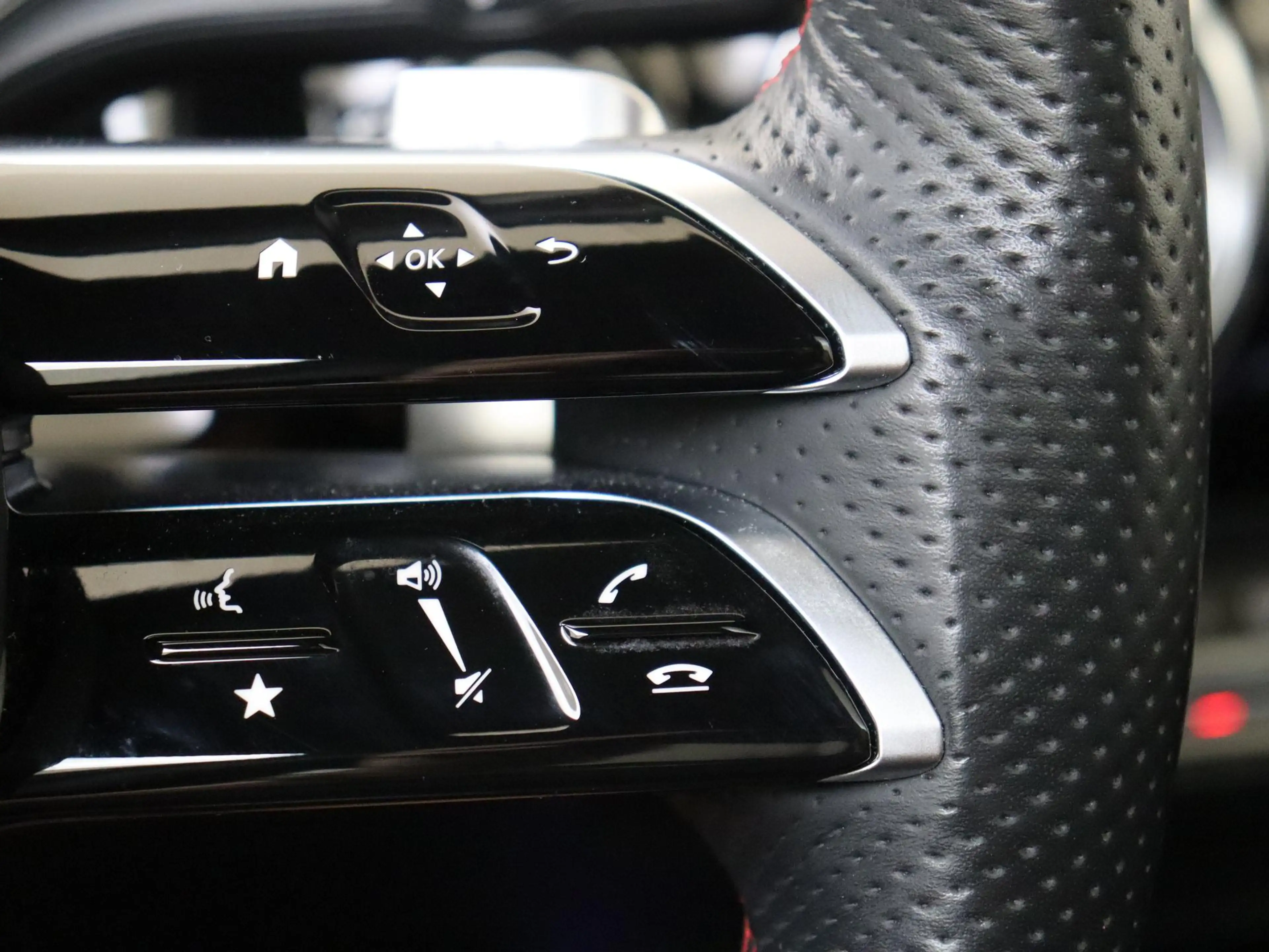 Mercedes-Benz GLA 250 e AMG Line Premium /Panoramadak /Keyless-Go /Augme — photo 14