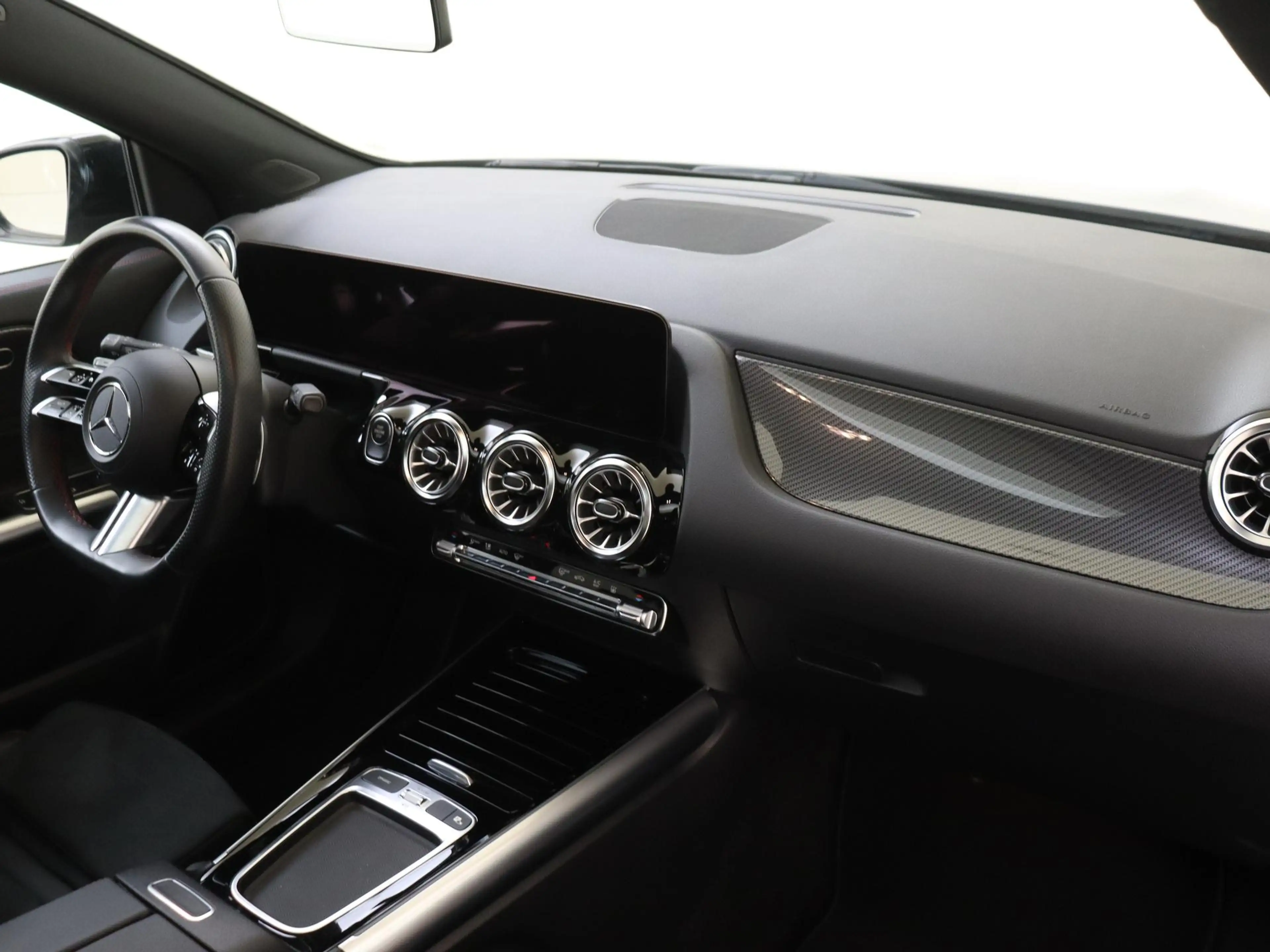 Mercedes-Benz GLA 250 e AMG Line Premium /Panoramadak /Keyless-Go /Augme — photo 4