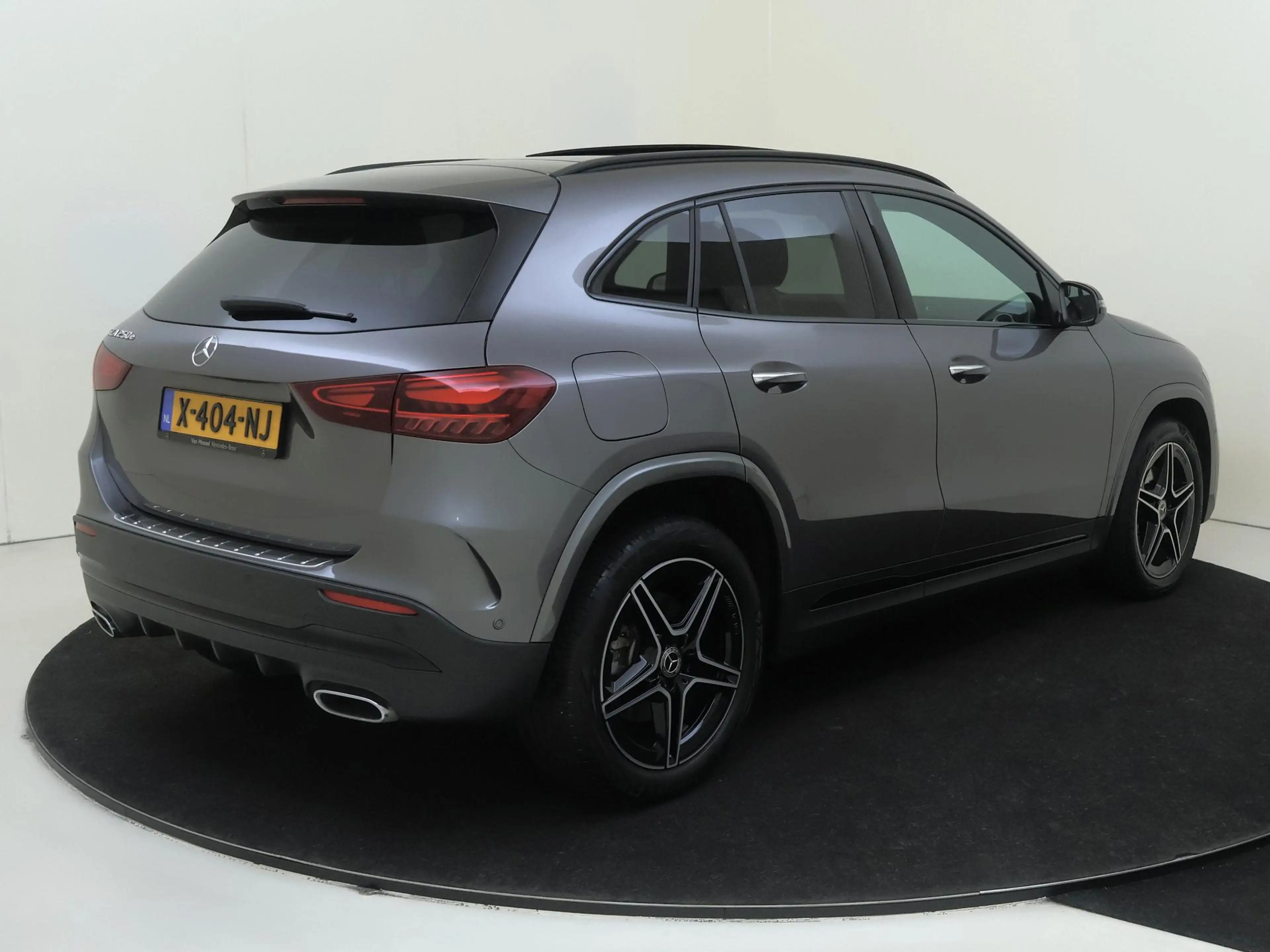 Mercedes-Benz GLA 250 e AMG Line Premium /Panoramadak /Keyless-Go /Augme — photo 2