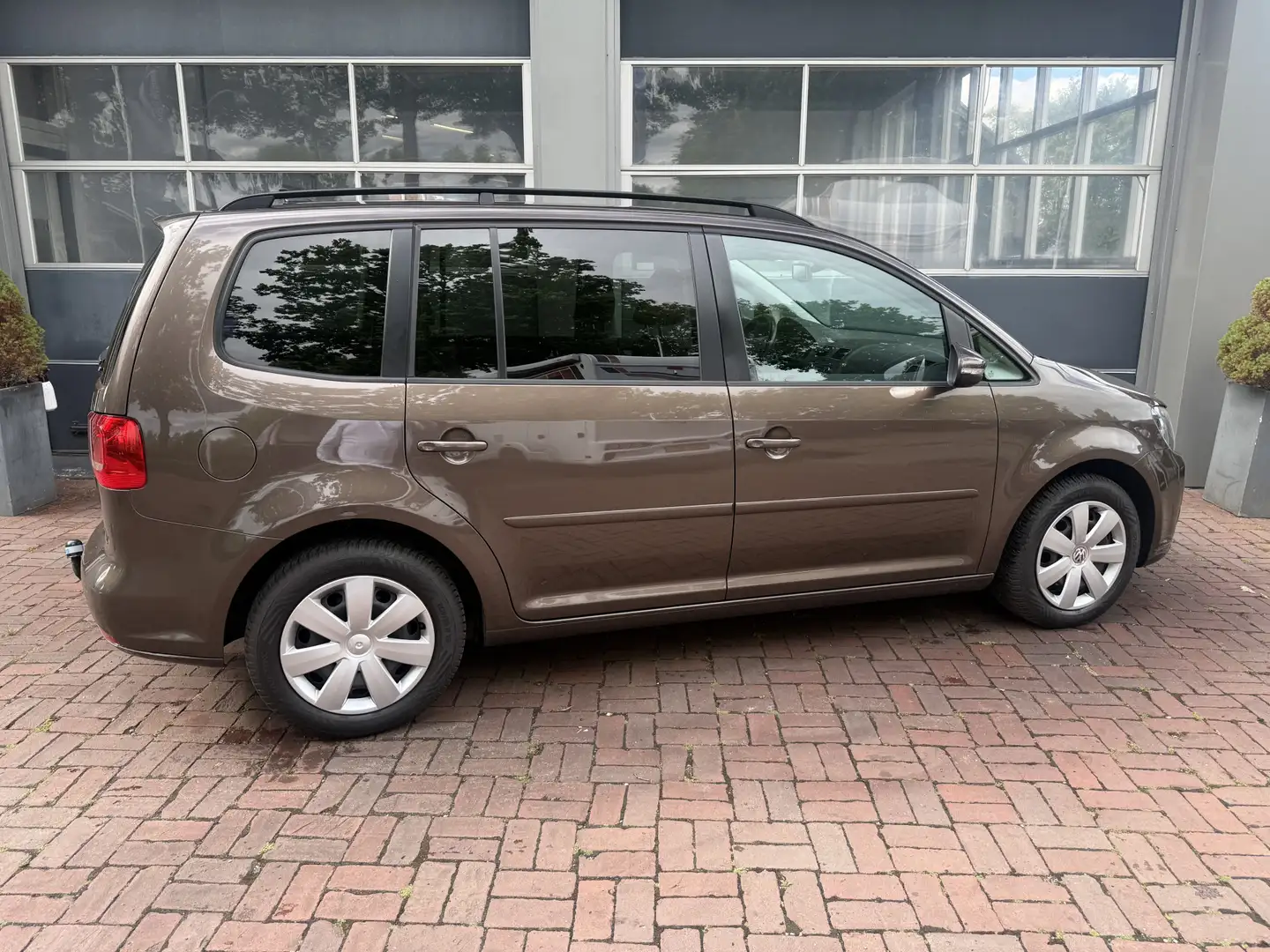 Volkswagen Touran 1.4 TSI Comfortline 141pk Bj 2010 Automaat ideale Marrone - 2