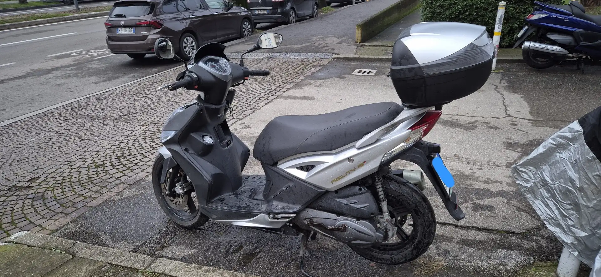 Kymco Agility 125 r16 plus Gris - 2