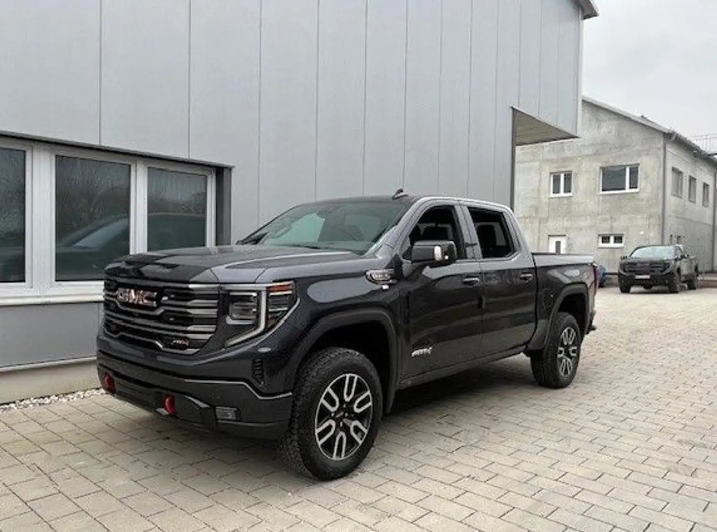 GMC Sierra 1500 AT4 Crew Cab MY25 4.99% Šedá - 1