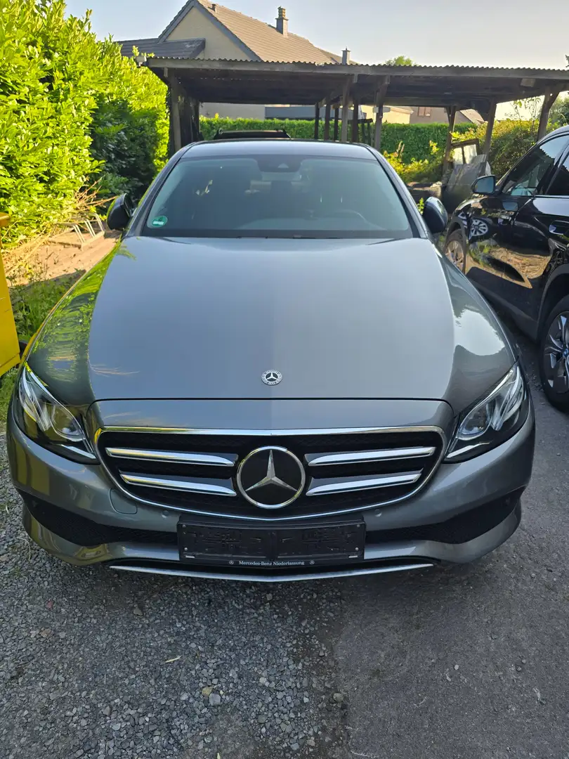 Mercedes-Benz E 300 E 300 e 9G-TRONIC Exclusive Gris - 2