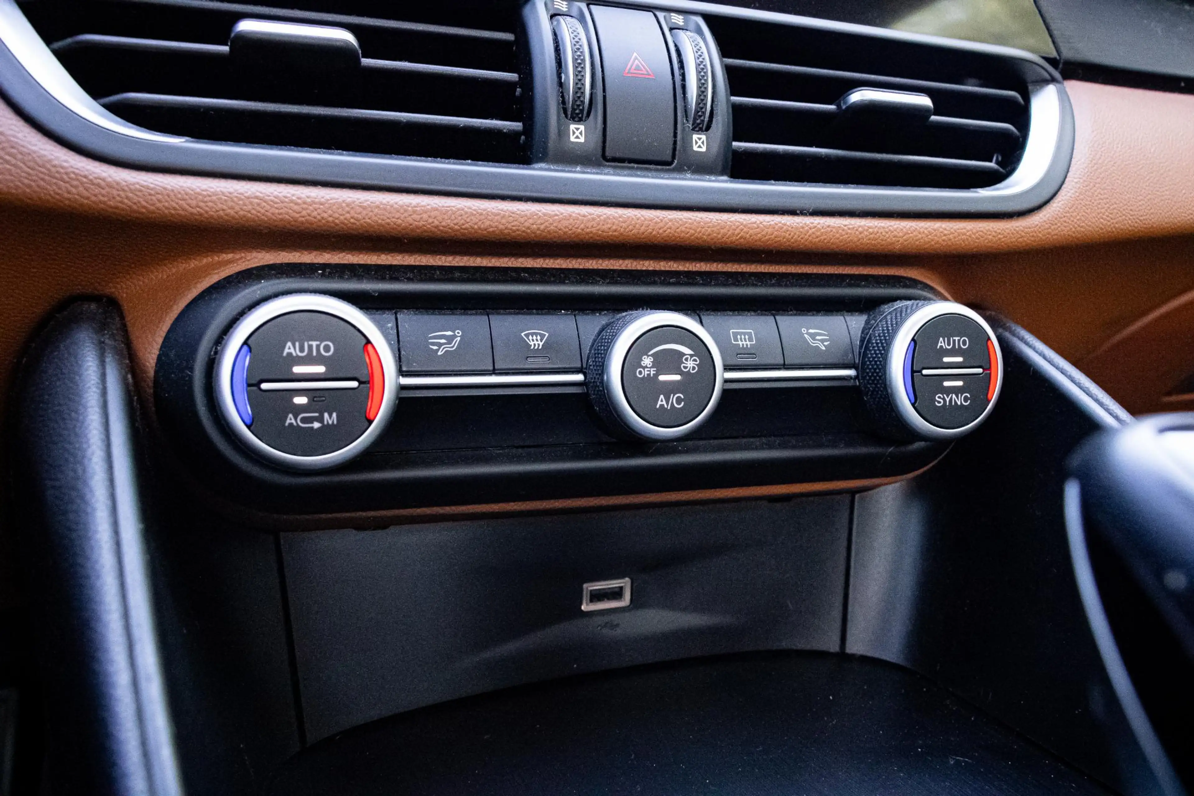 Alfa Romeo Giulia 2.2 Eco Business Super CAM. / FLIPPERS / 19'' — photo 15