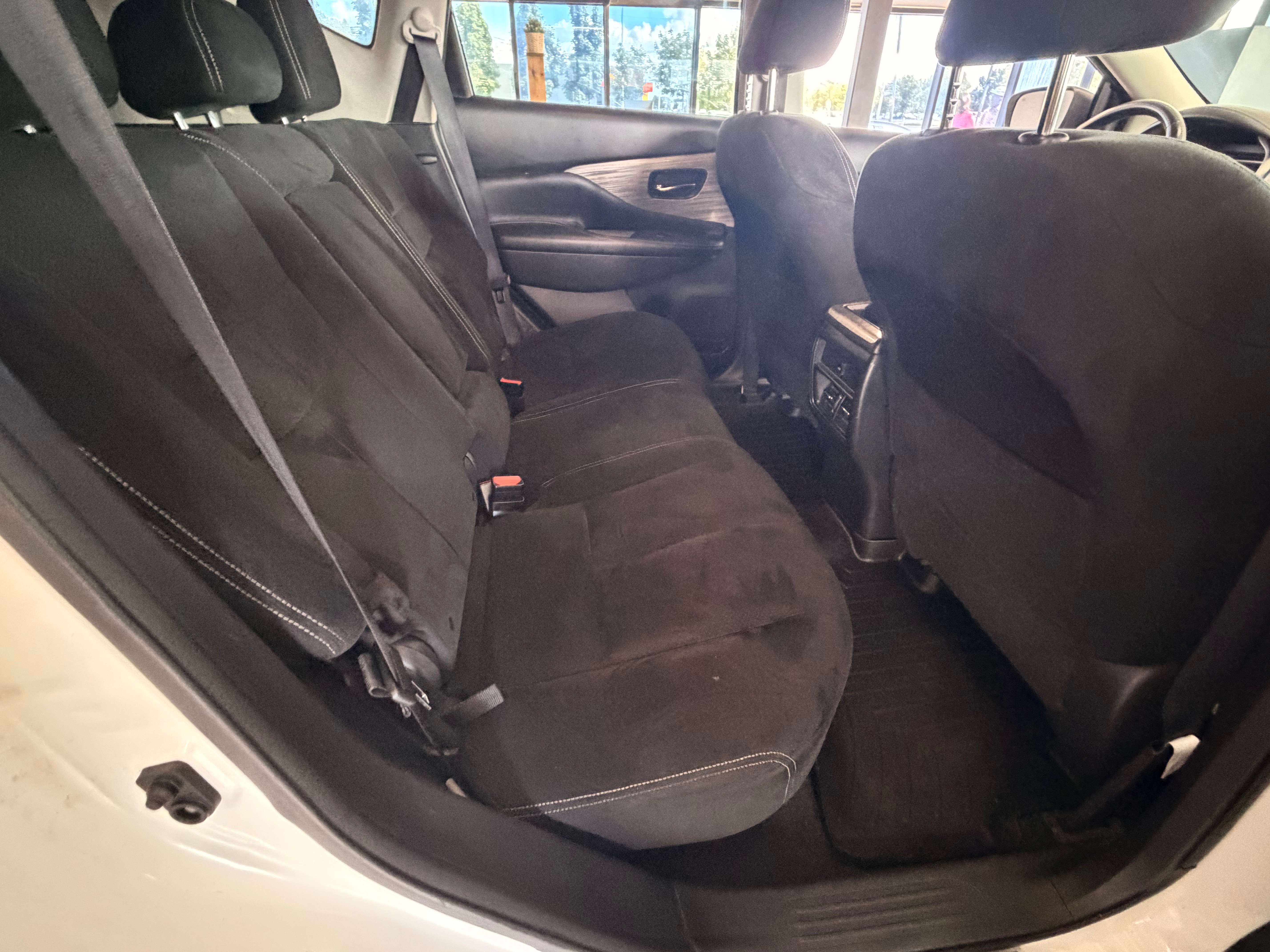 2017 Nissan Murano SV - Image 12