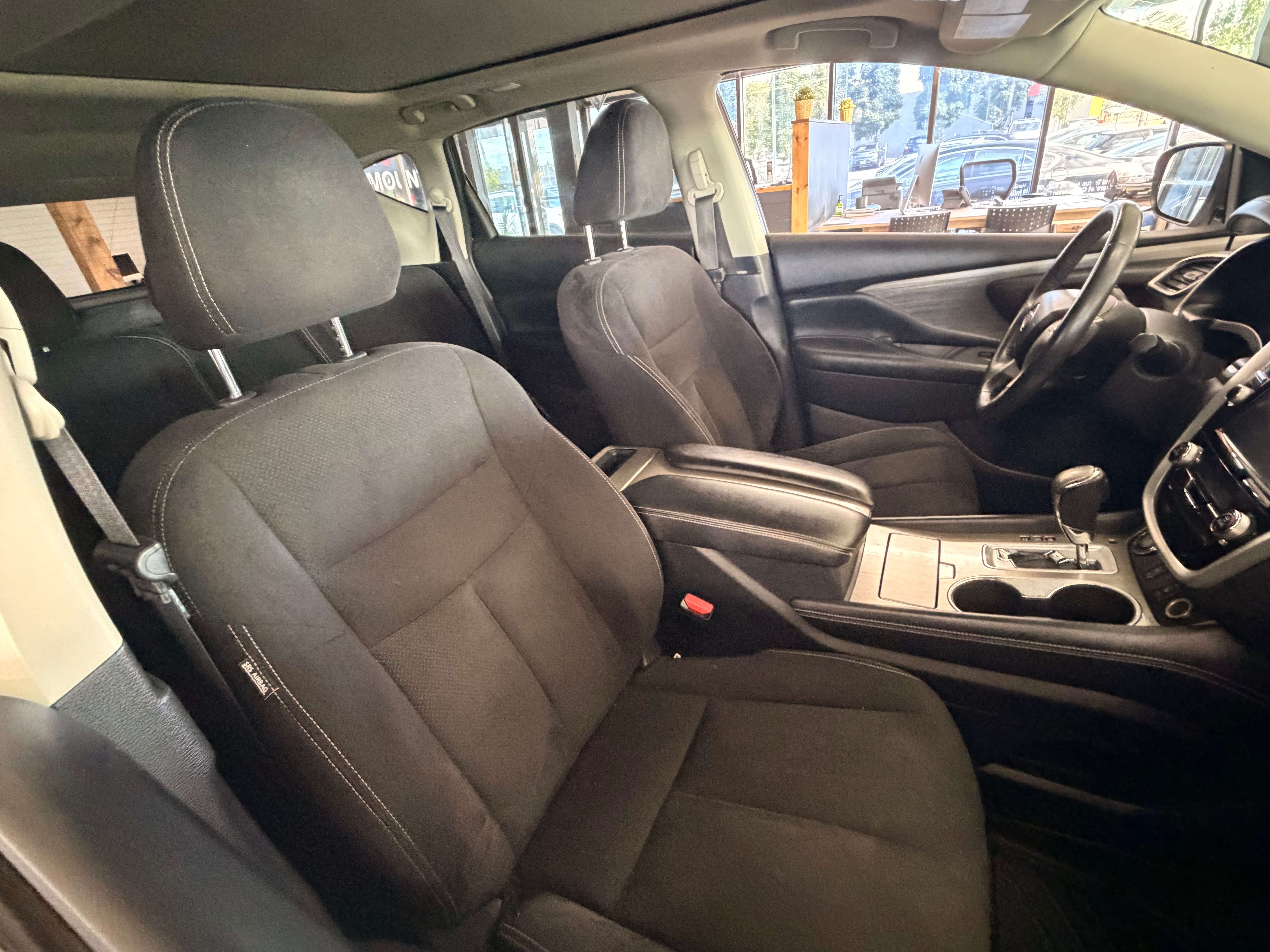 2017 Nissan Murano SV - Image 11