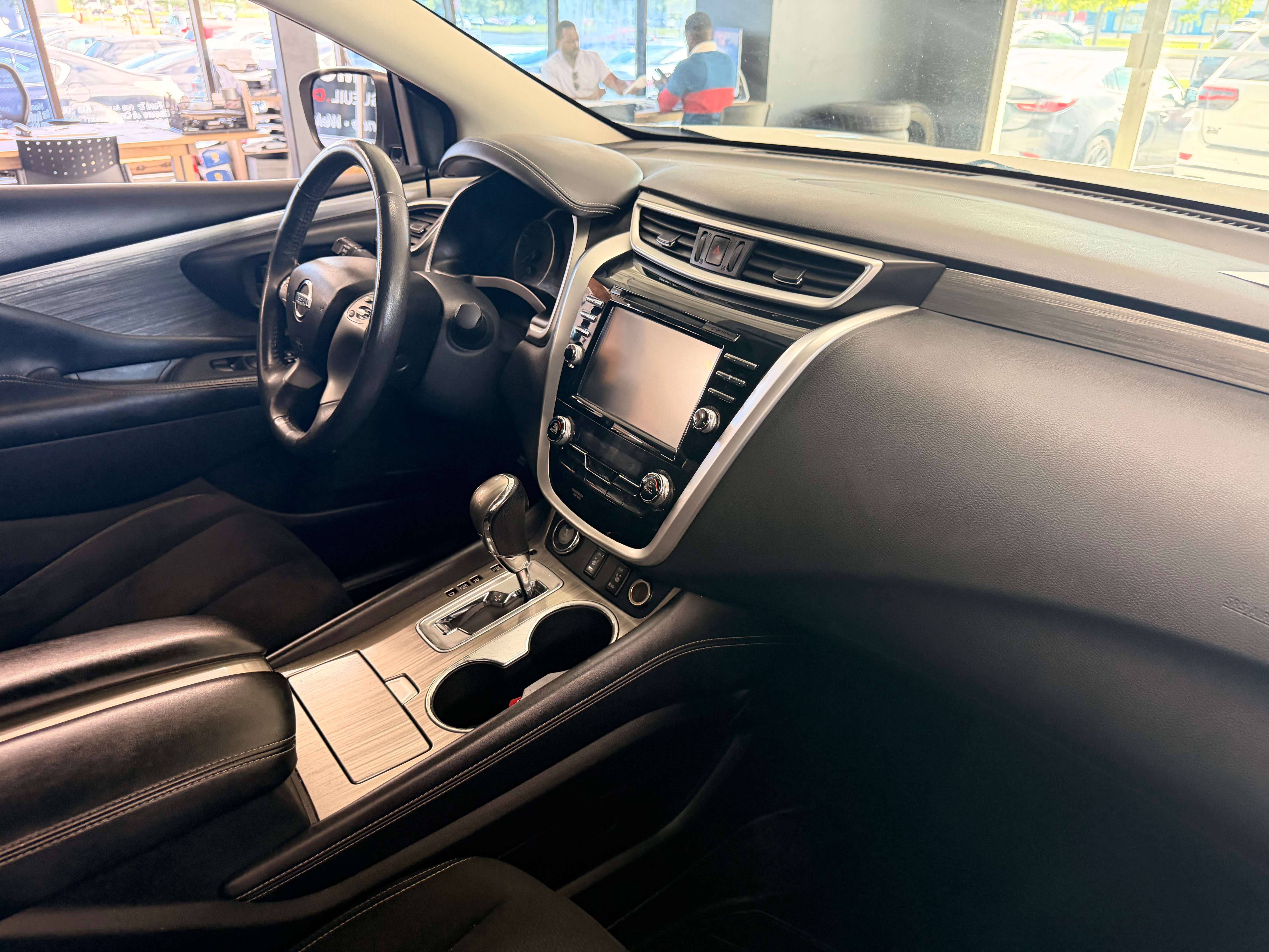 2017 Nissan Murano SV - Image 10