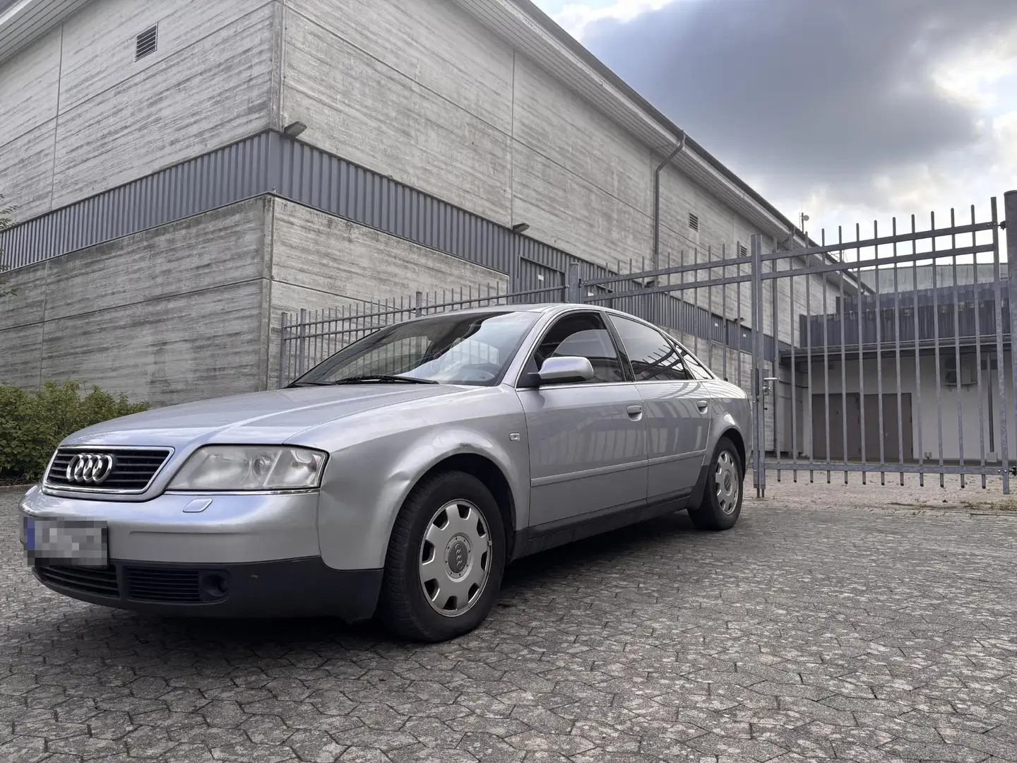 Audi A6 A6 C5 2.4 V6 Automatik (1997) Gri - 2